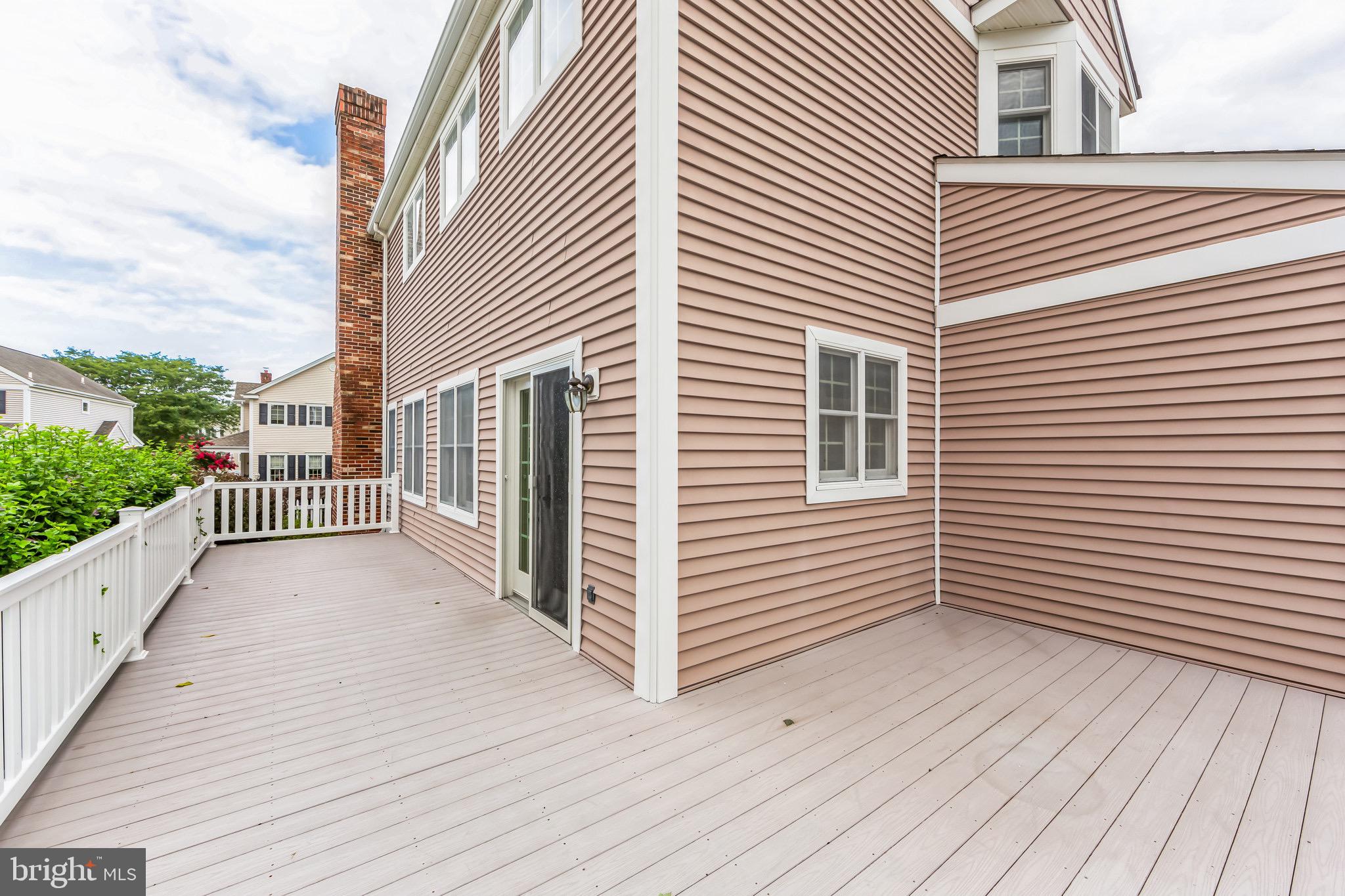 614 Yardley Ln