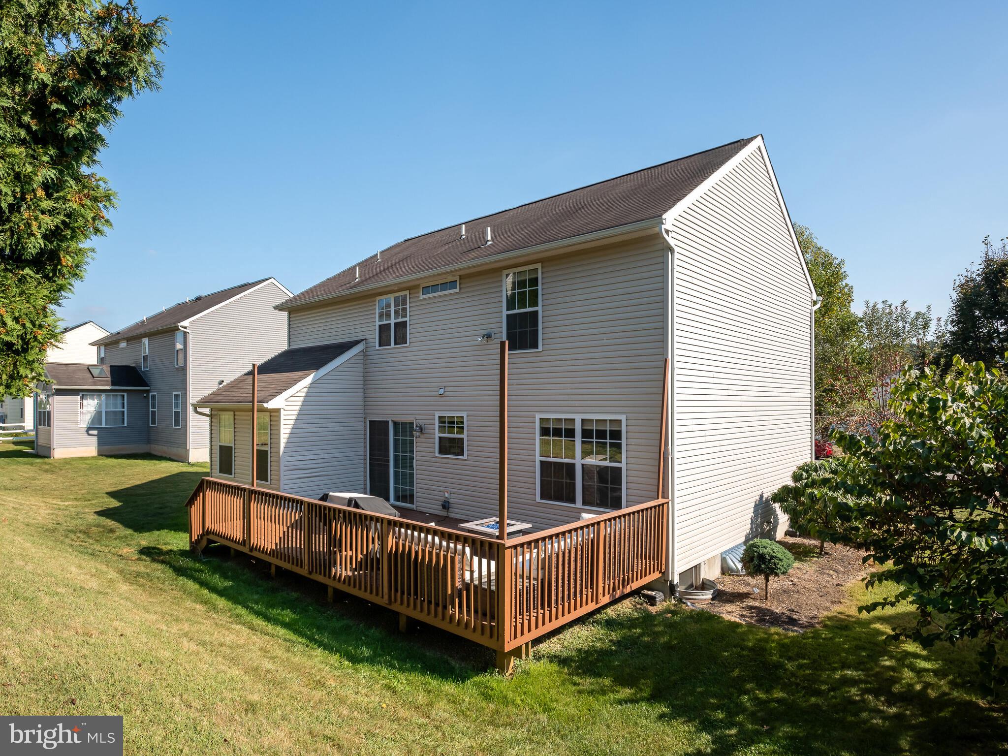 8 Greenleaf Ct