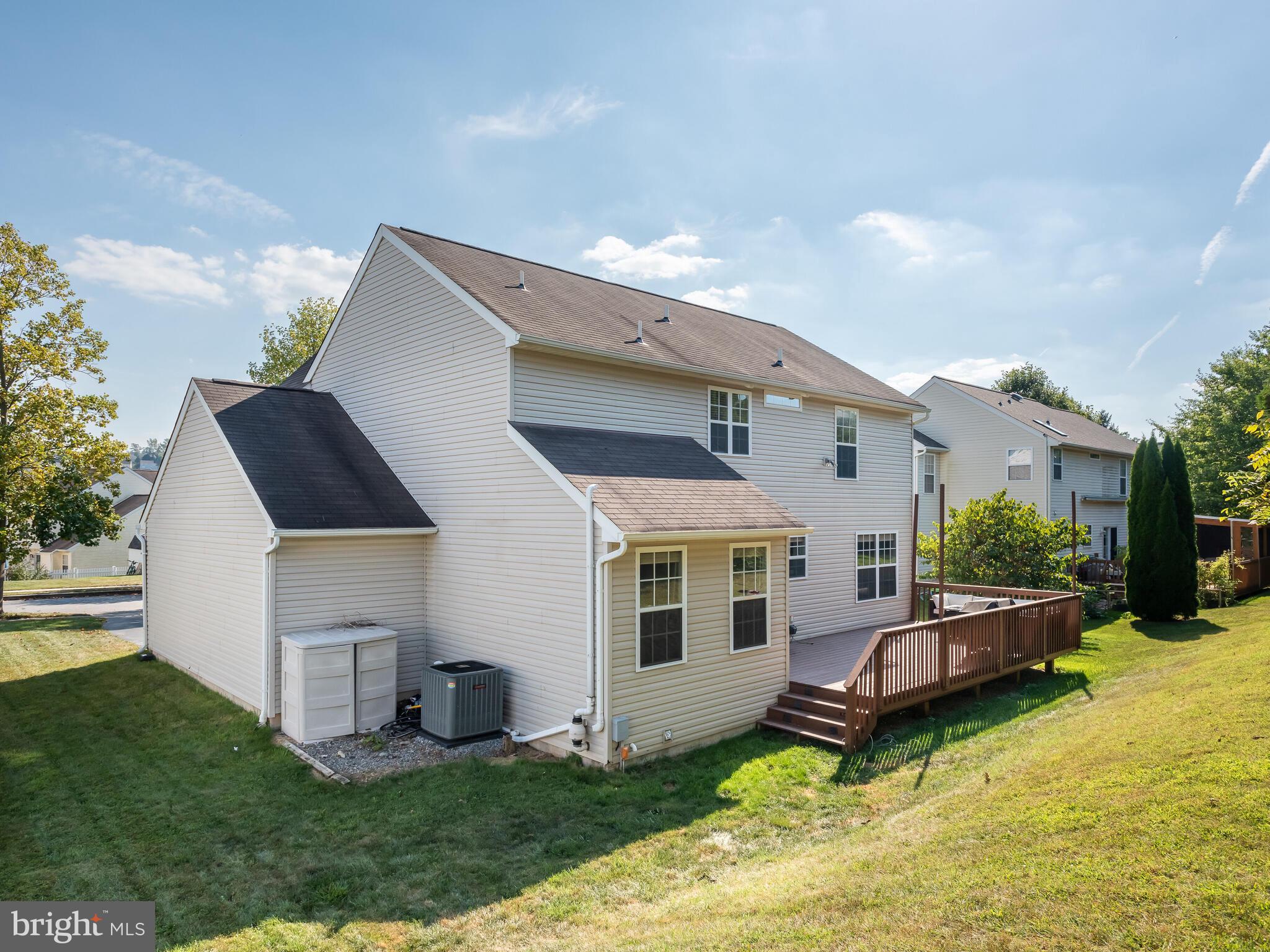 8 Greenleaf Ct
