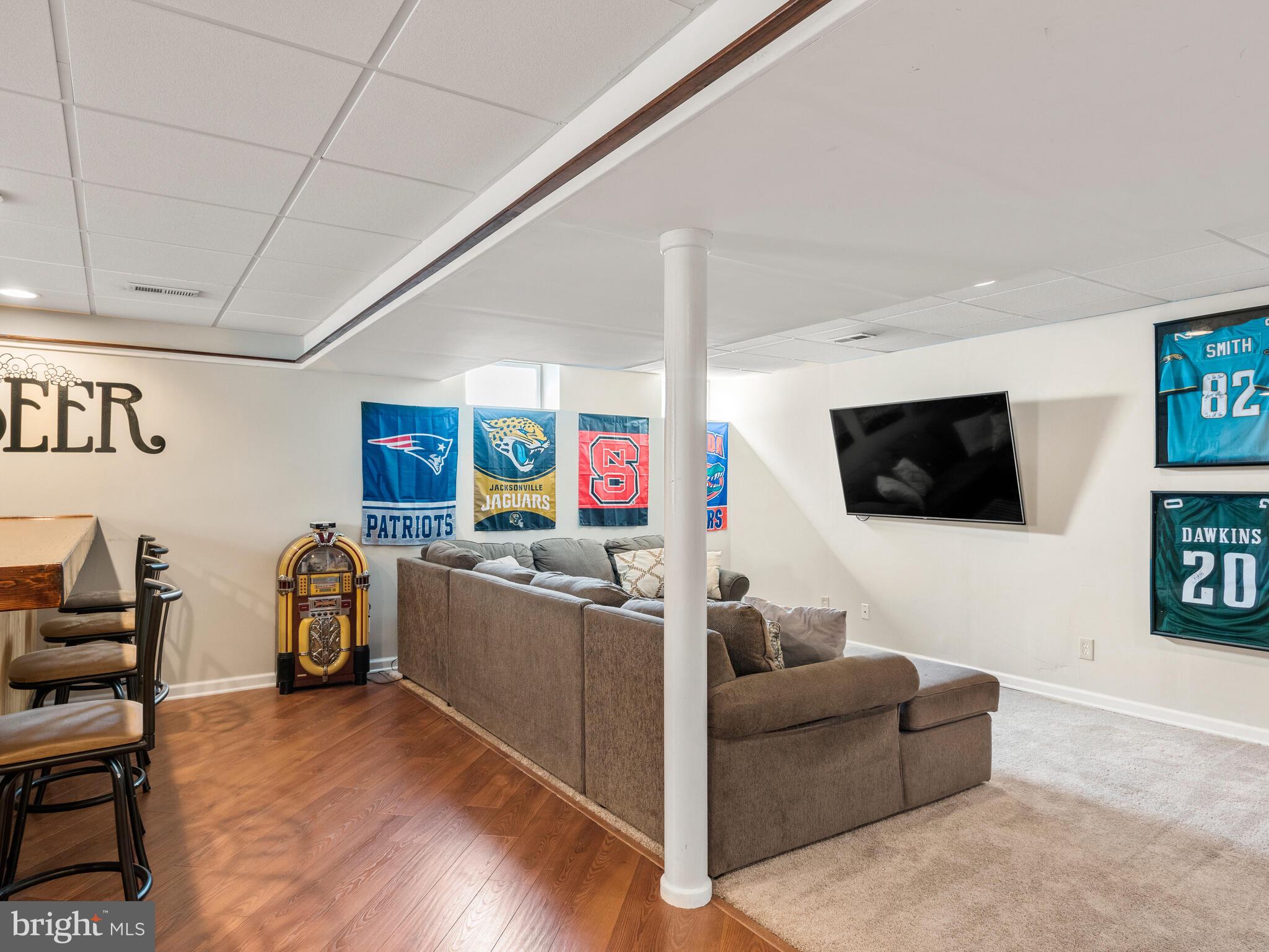 8 Greenleaf Ct