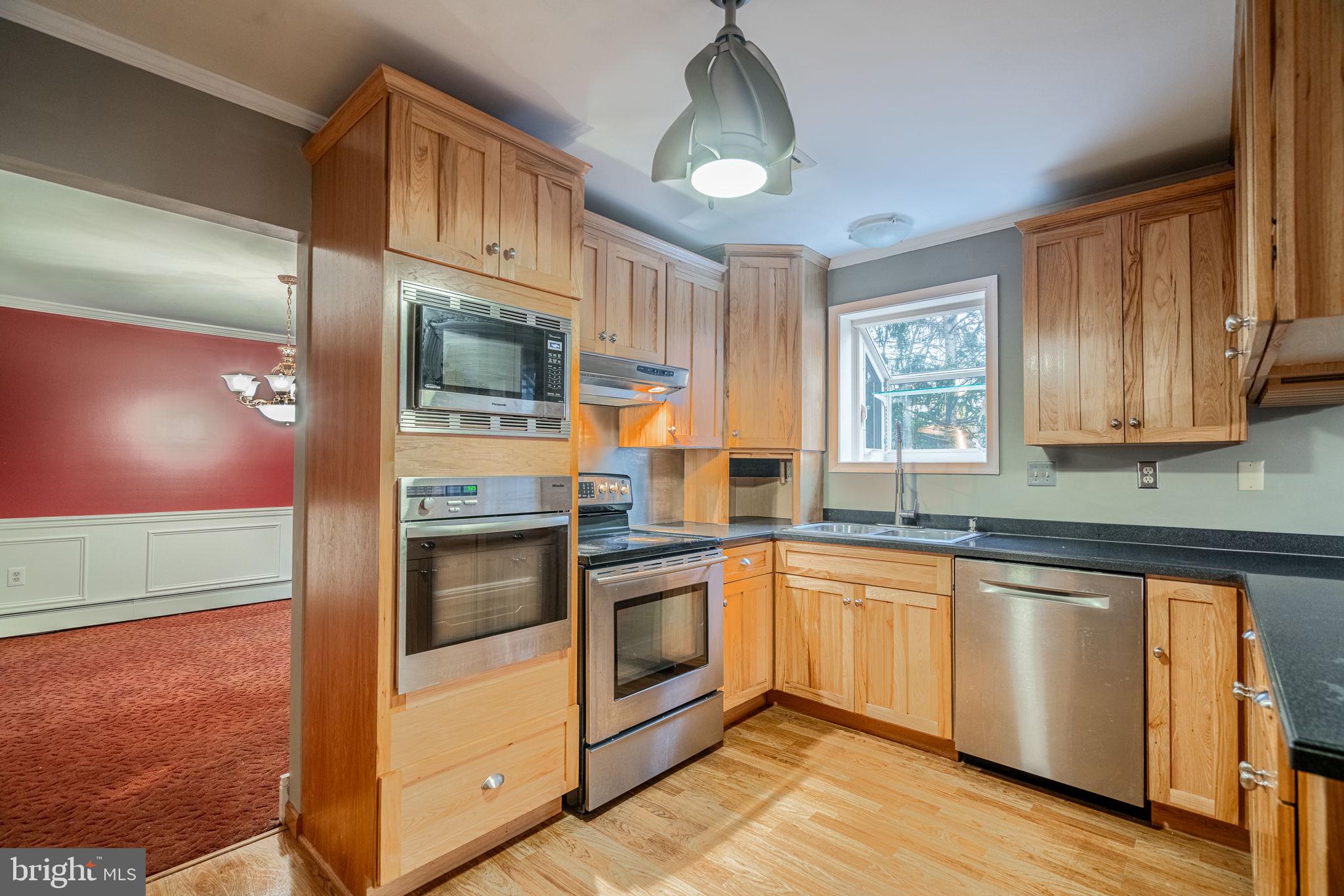 1145 Grandview Cir
