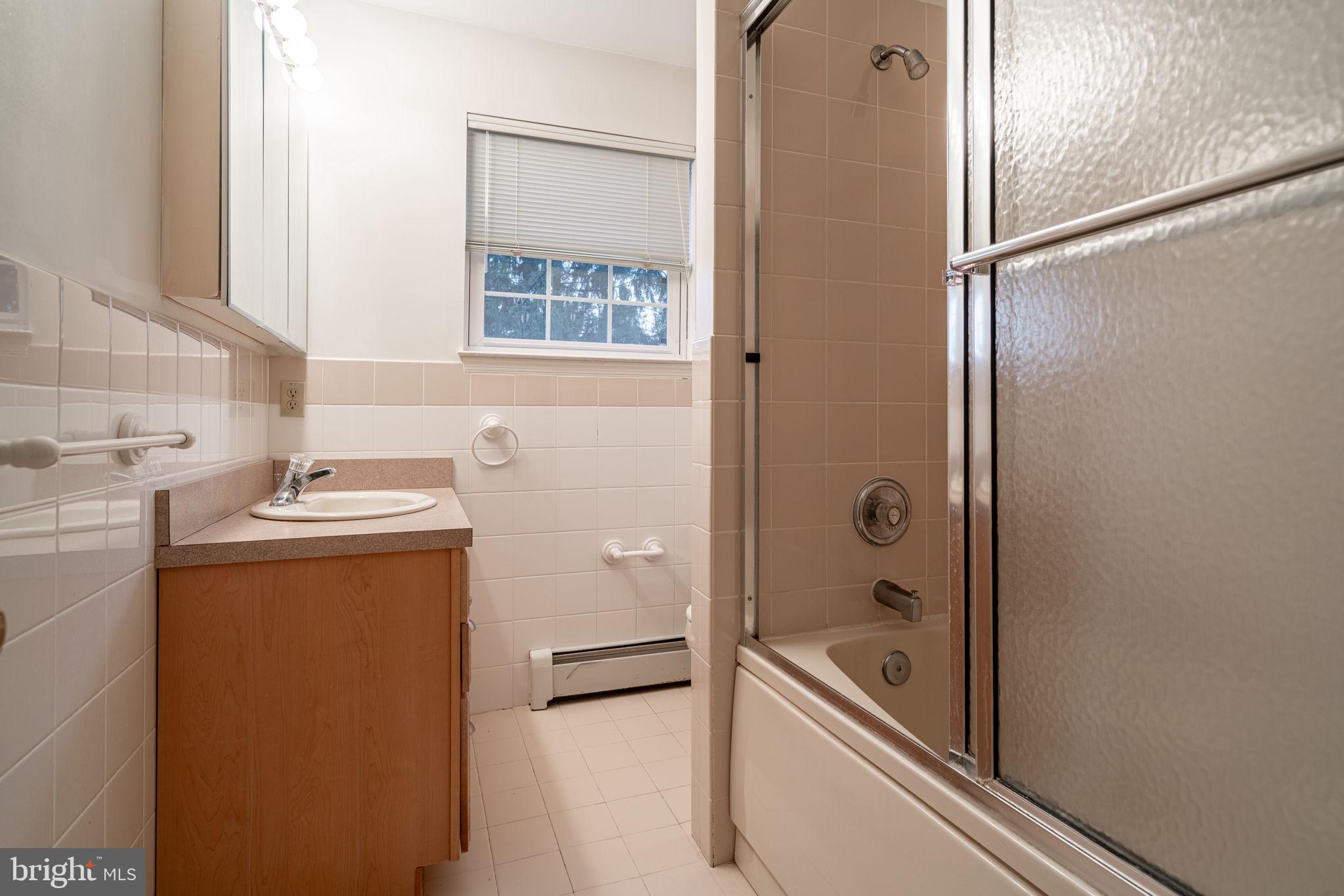 1145 Grandview Cir
