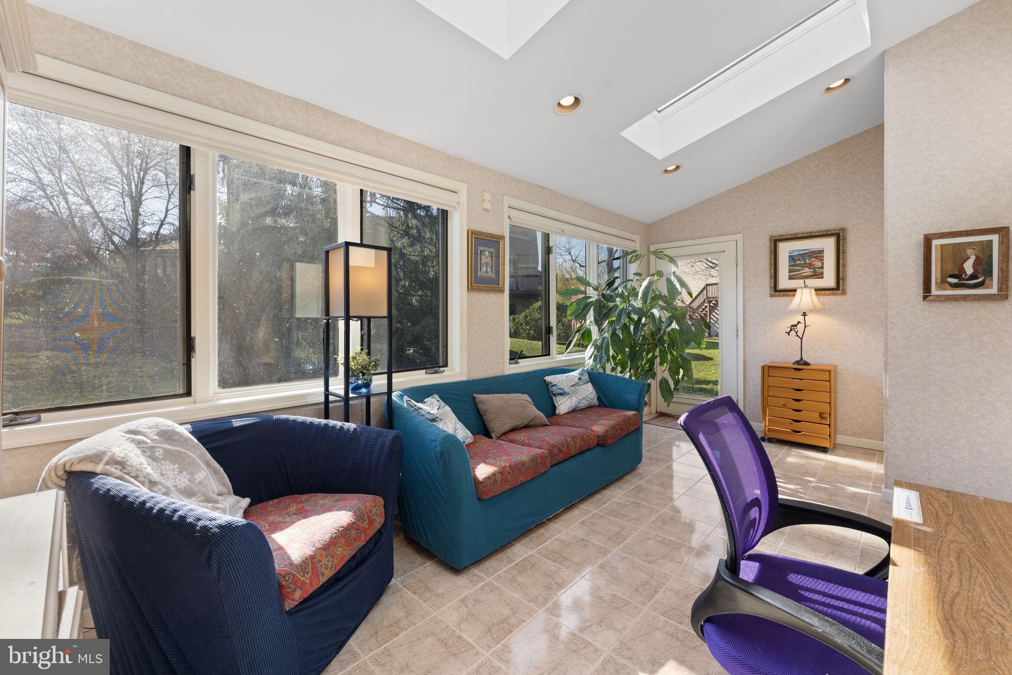 937 Jefferson Way