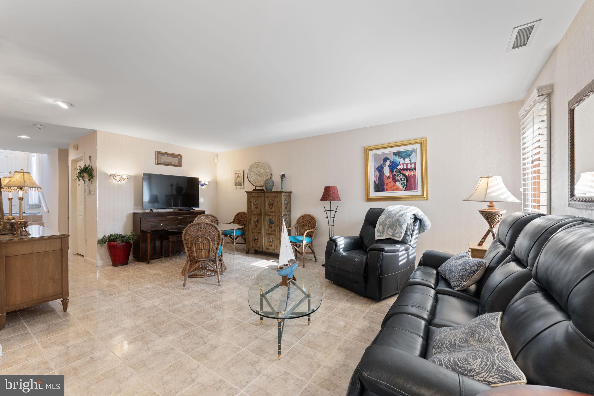 937 Jefferson Way