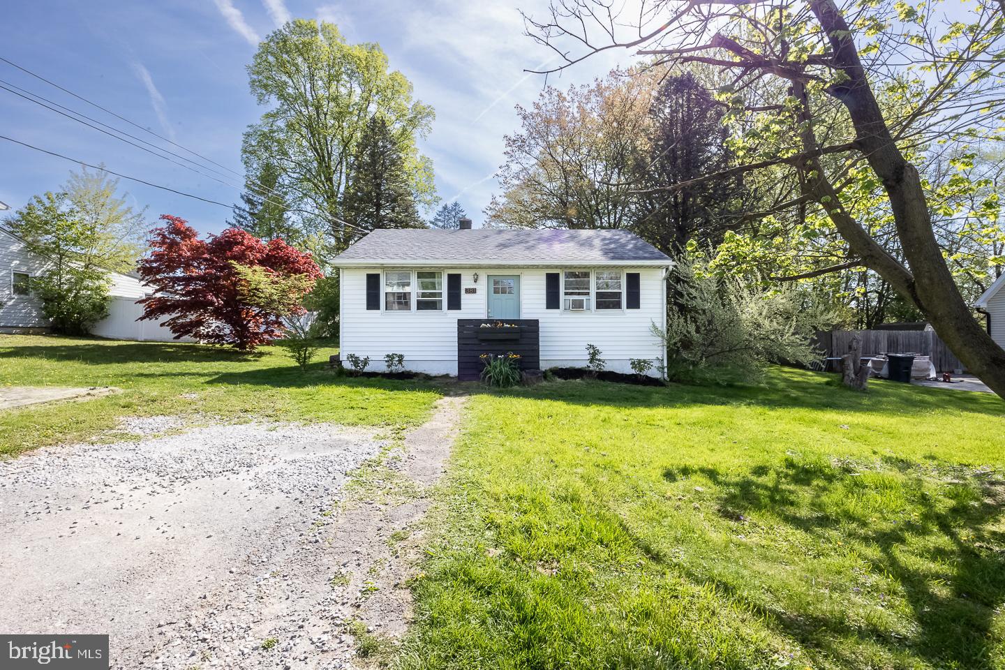 381 Loomis Ave