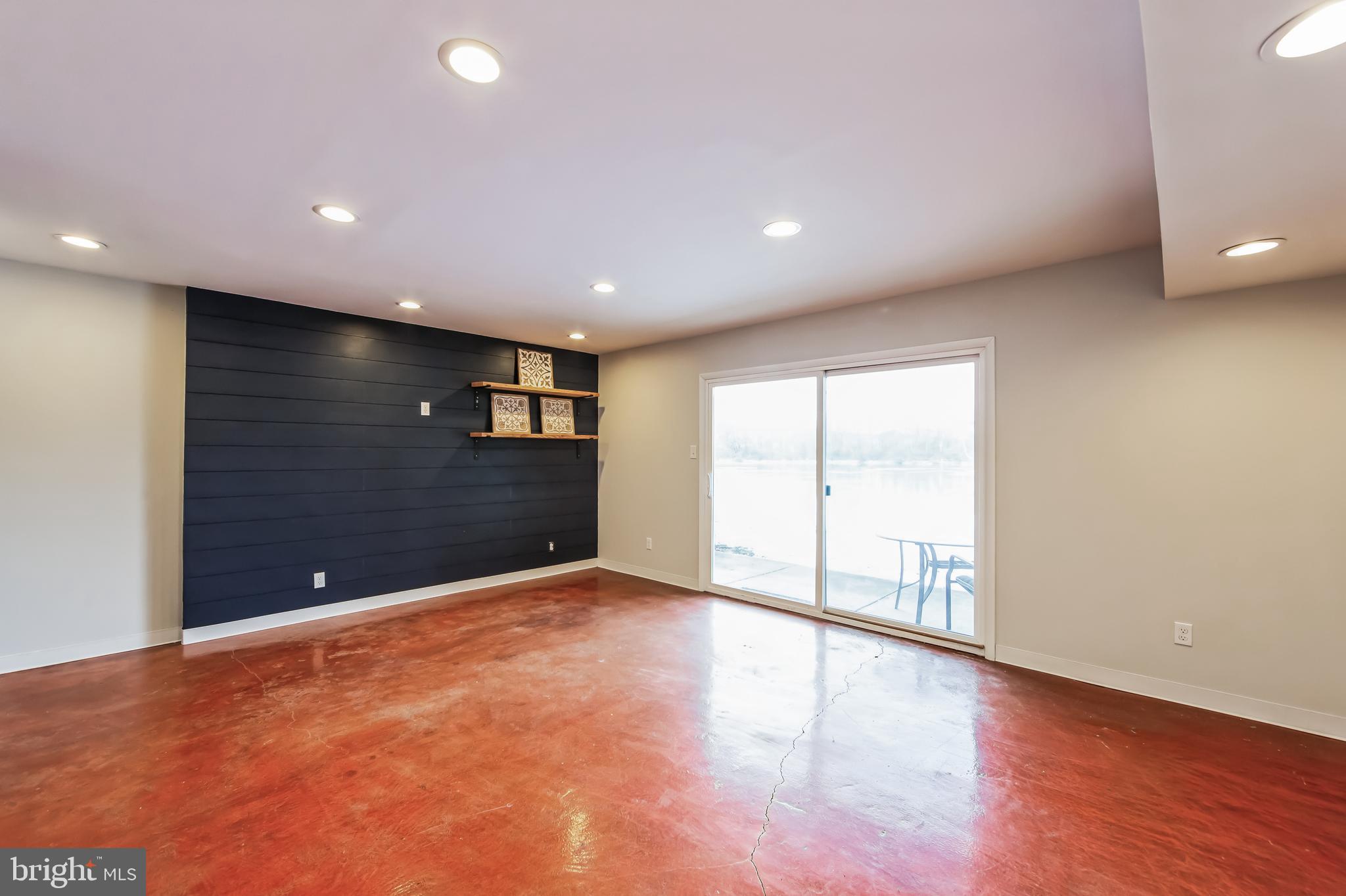 419 Bianca Cir