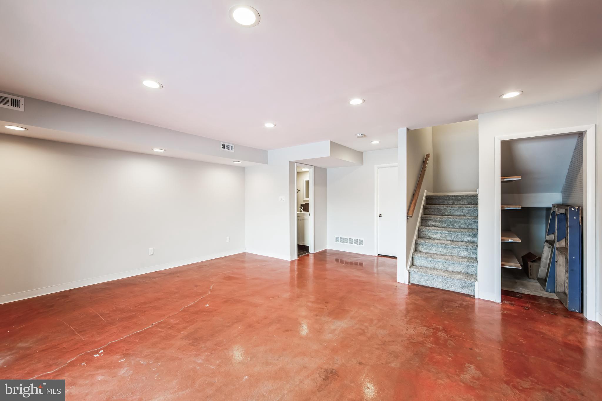 419 Bianca Cir