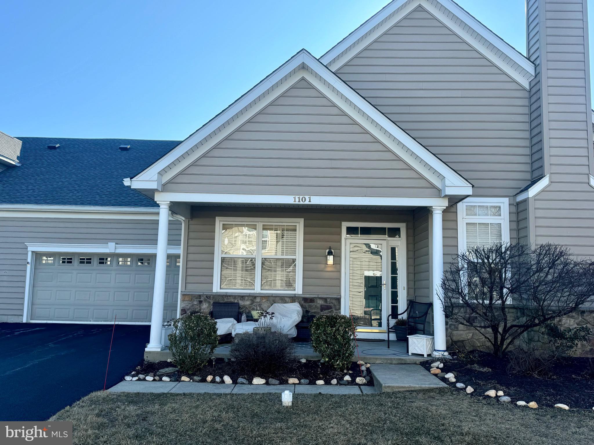1101 Hulnick Rd