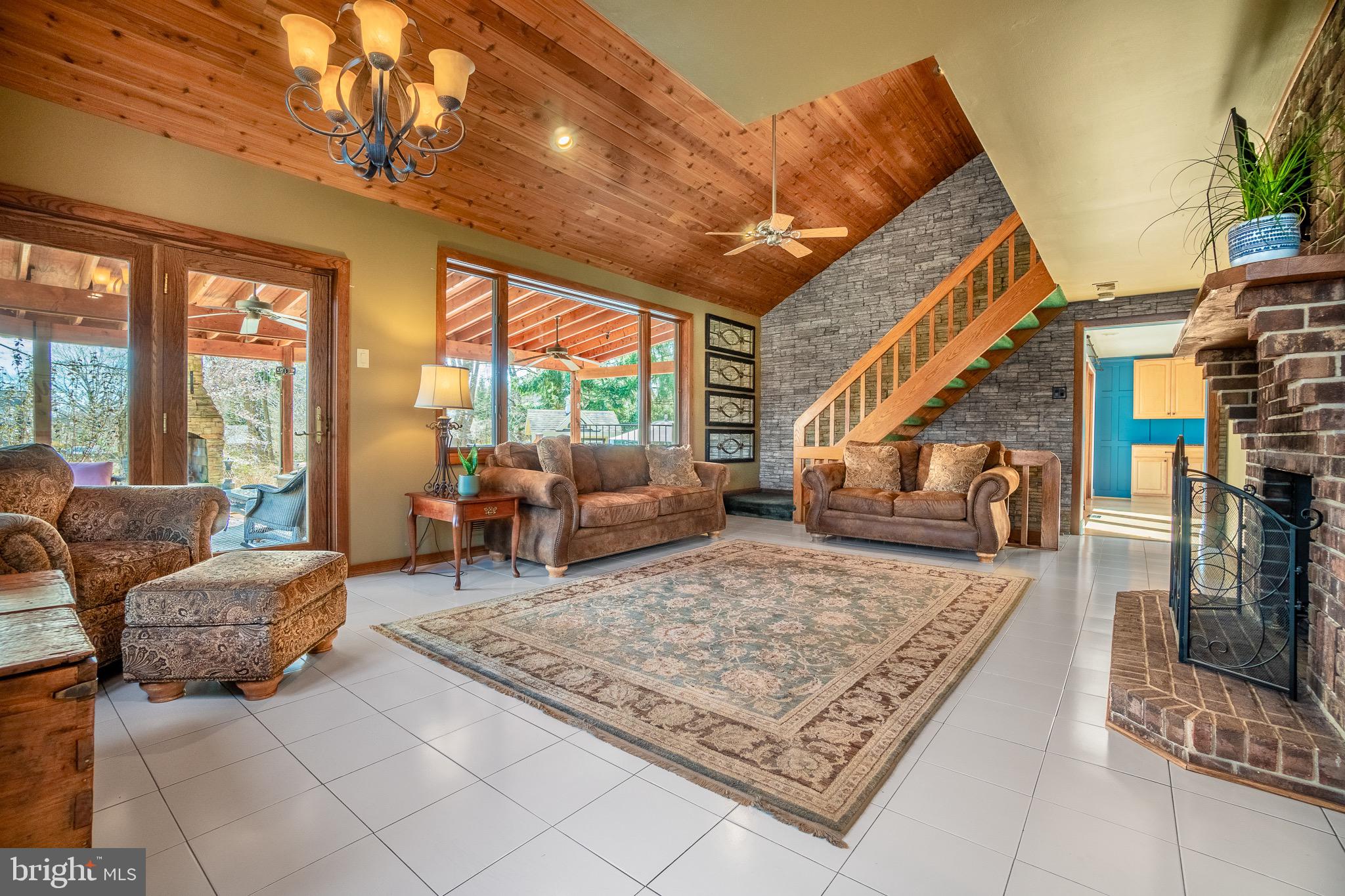 2280 Horseshoe Trl