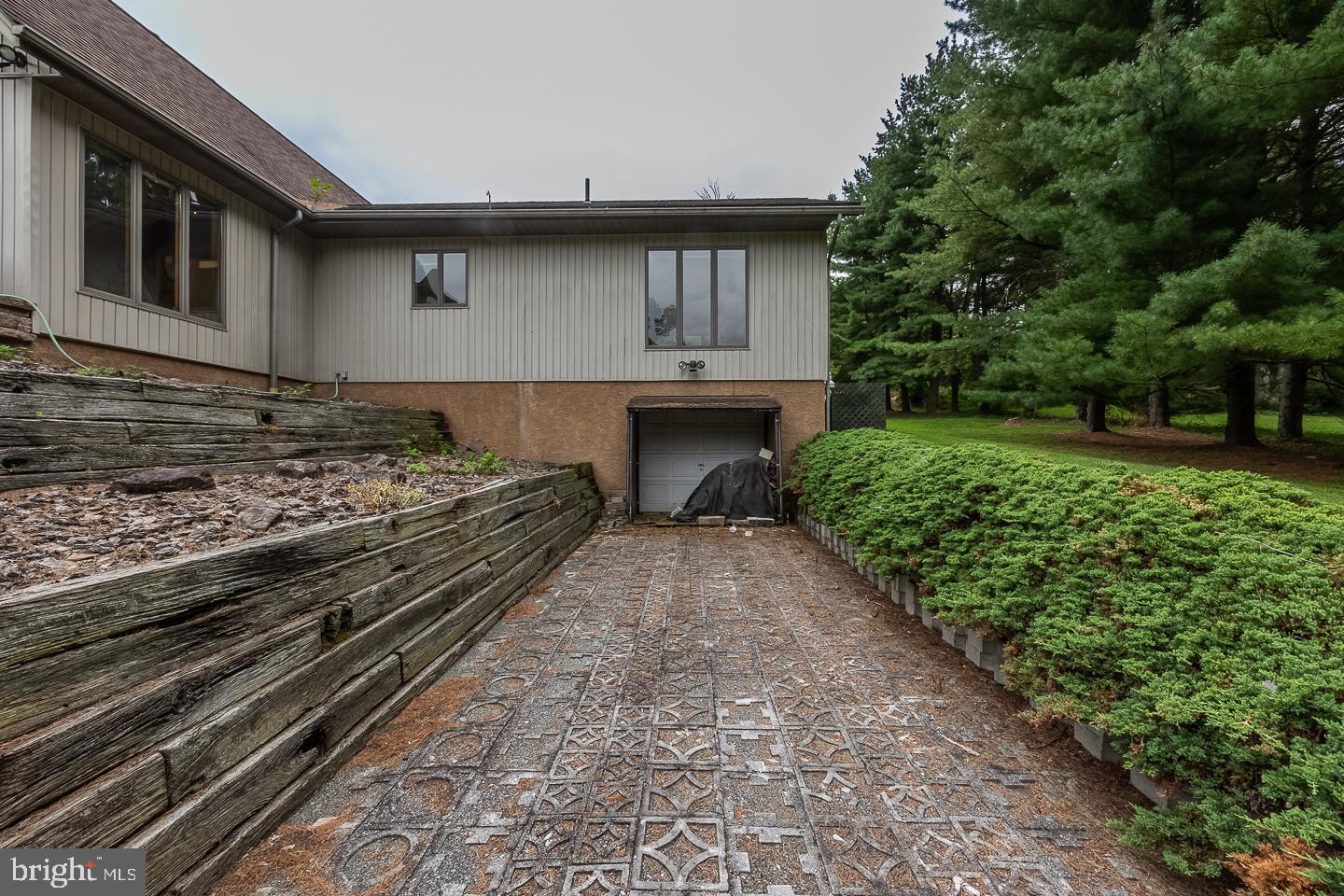 841 CADMUS ROAD