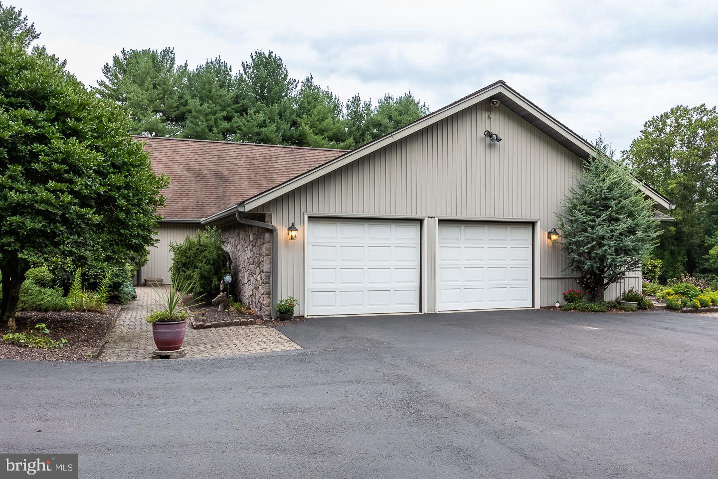 841 CADMUS ROAD