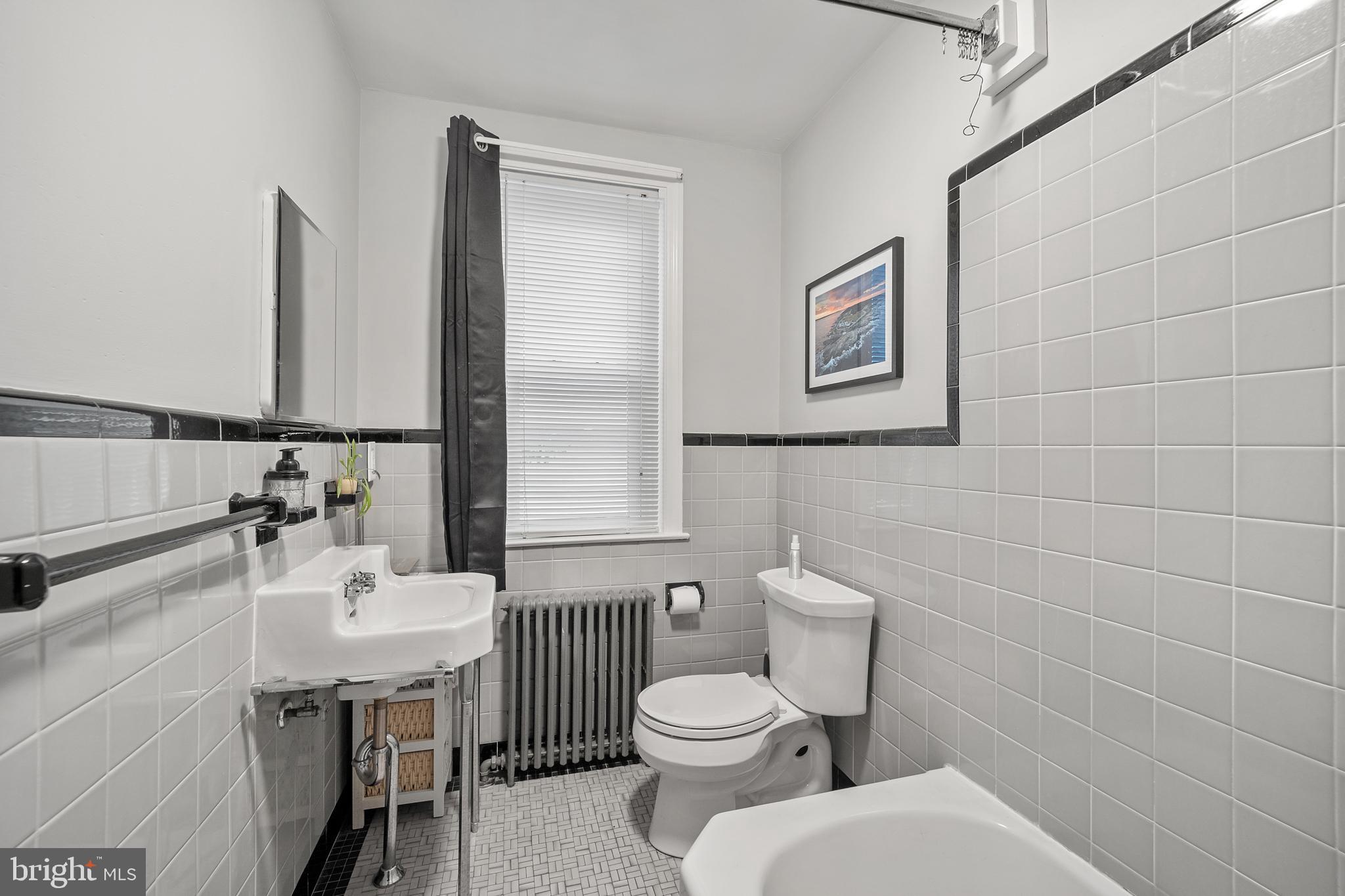 282 Davis Ave
