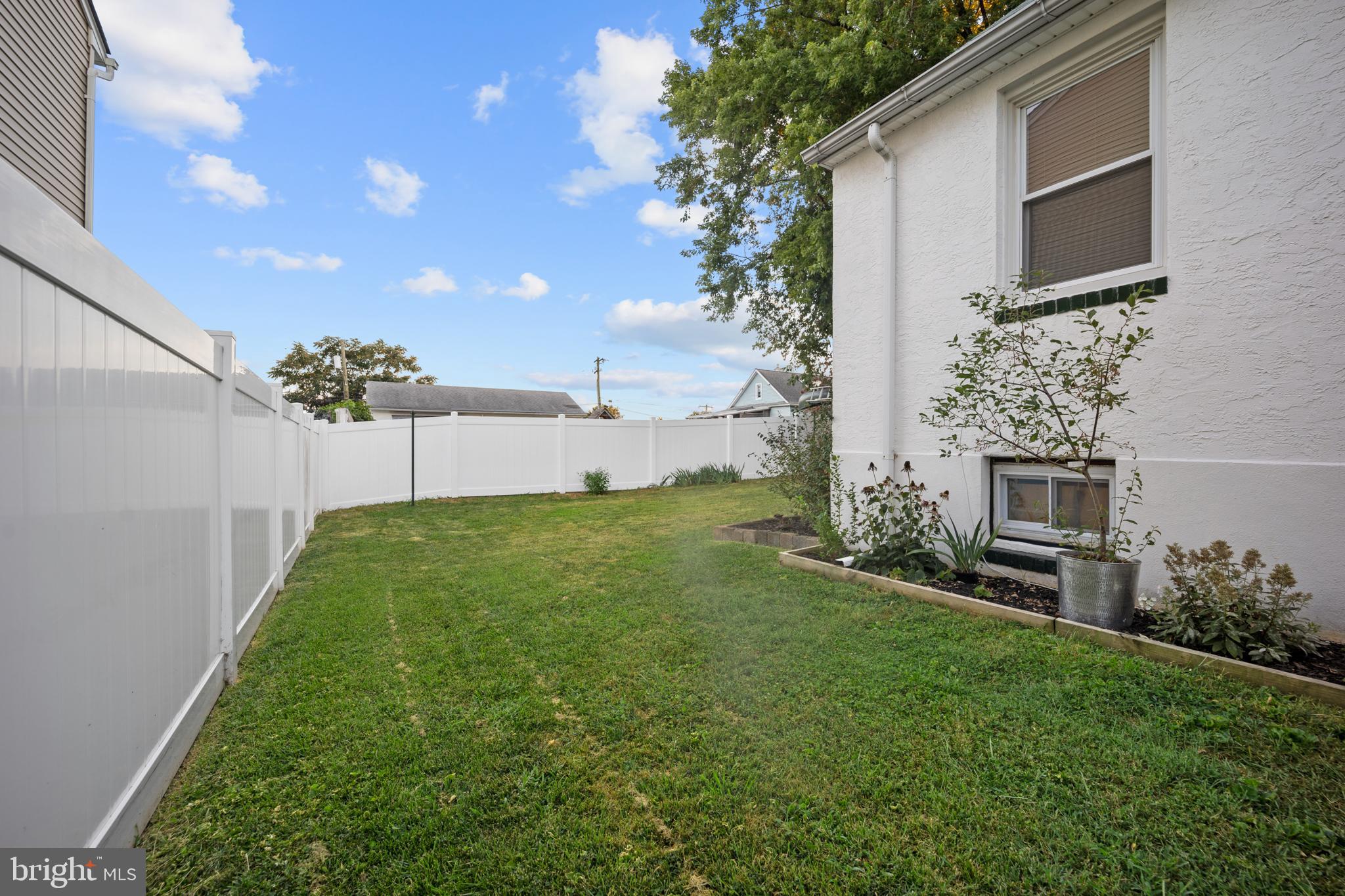 282 Davis Ave