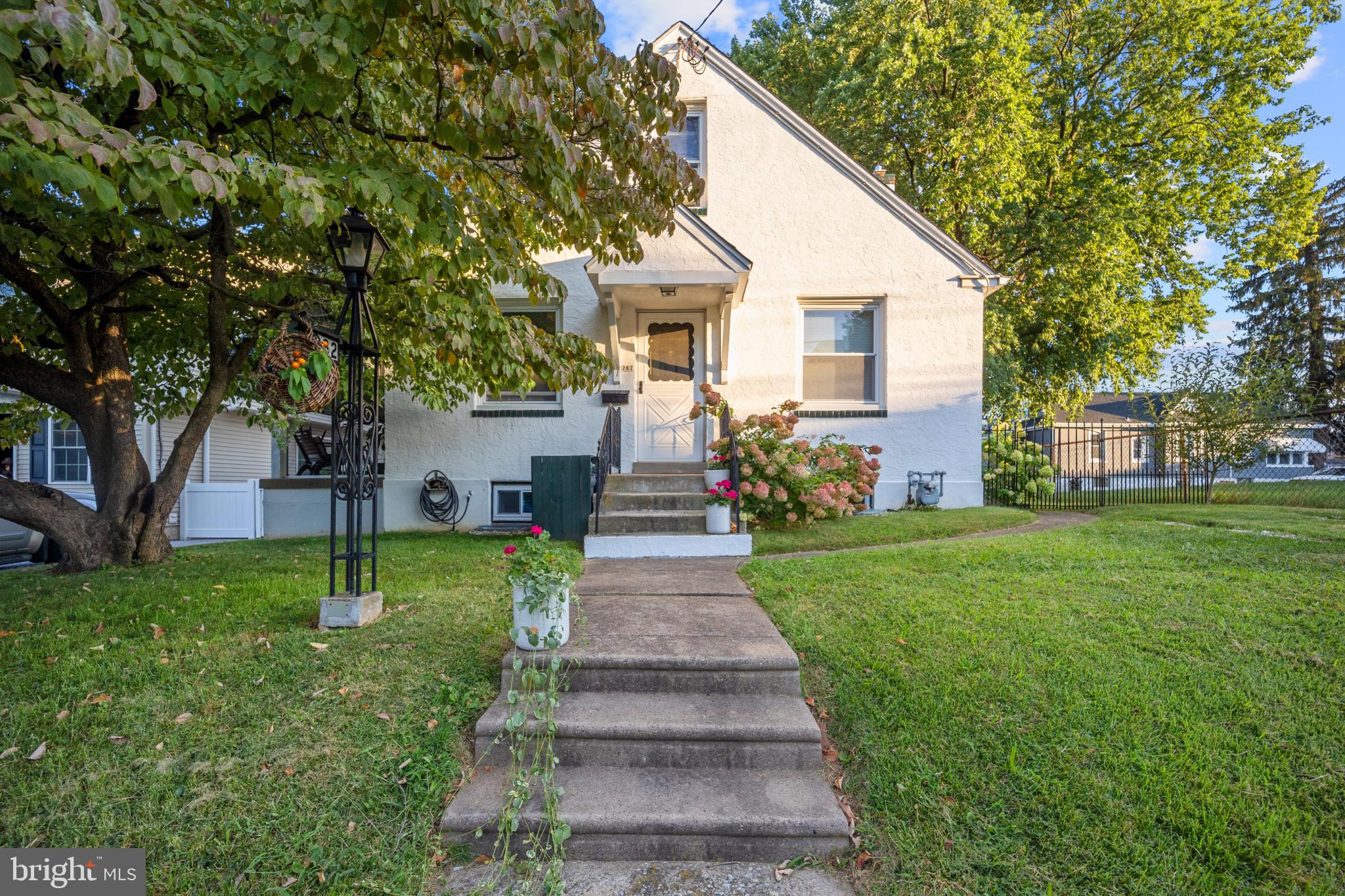 282 Davis Ave