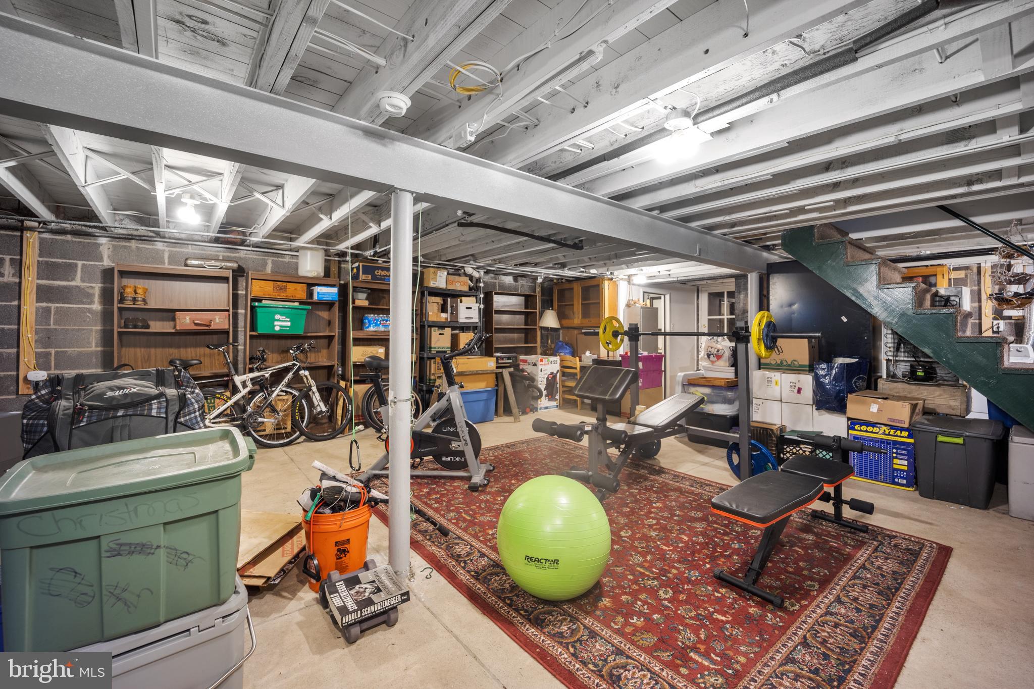 282 Davis Ave