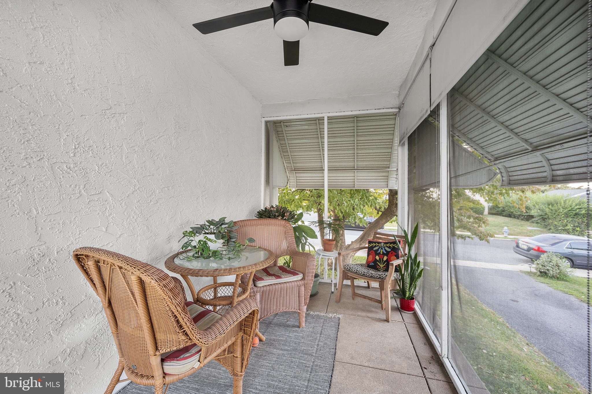 282 Davis Ave