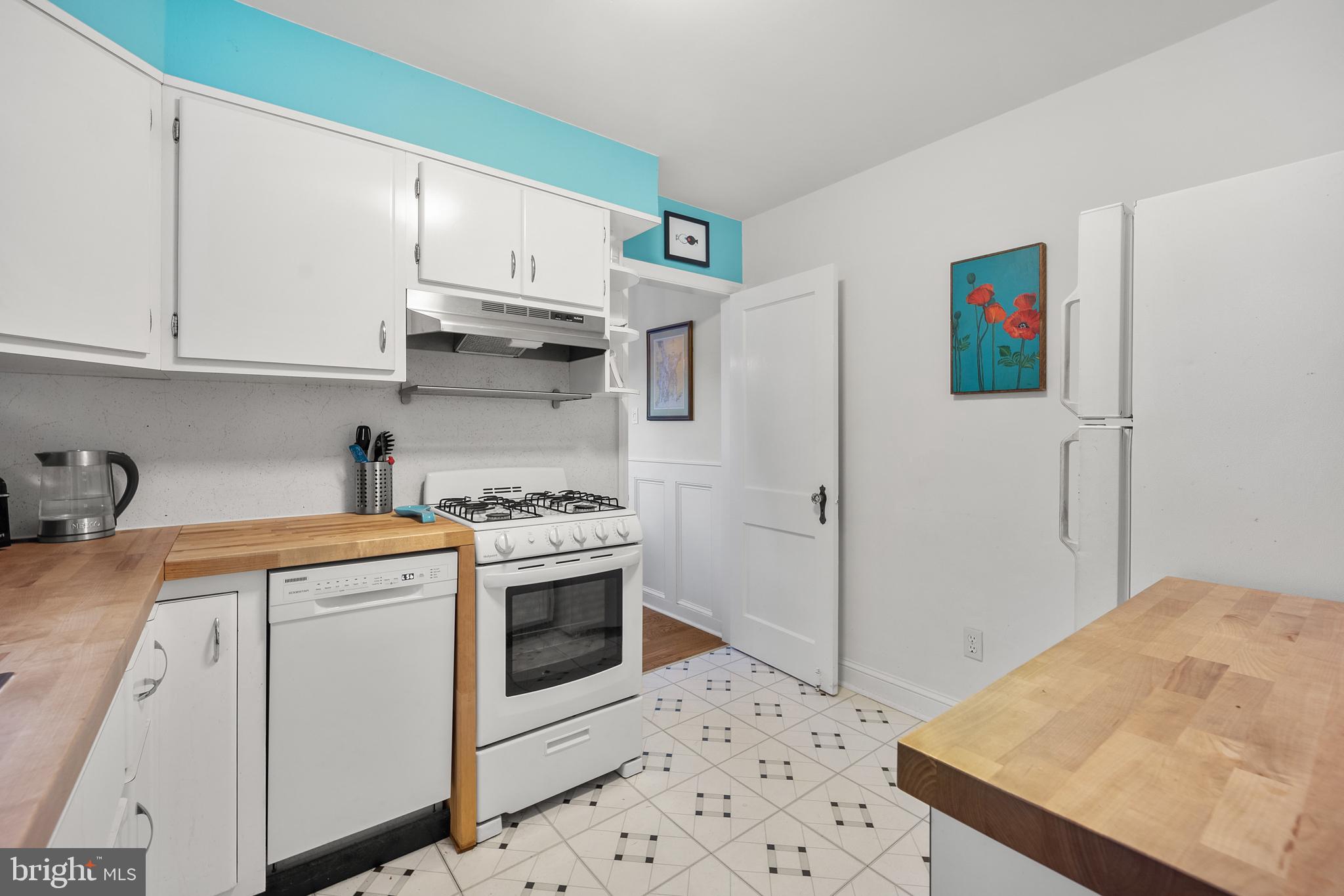 282 Davis Ave