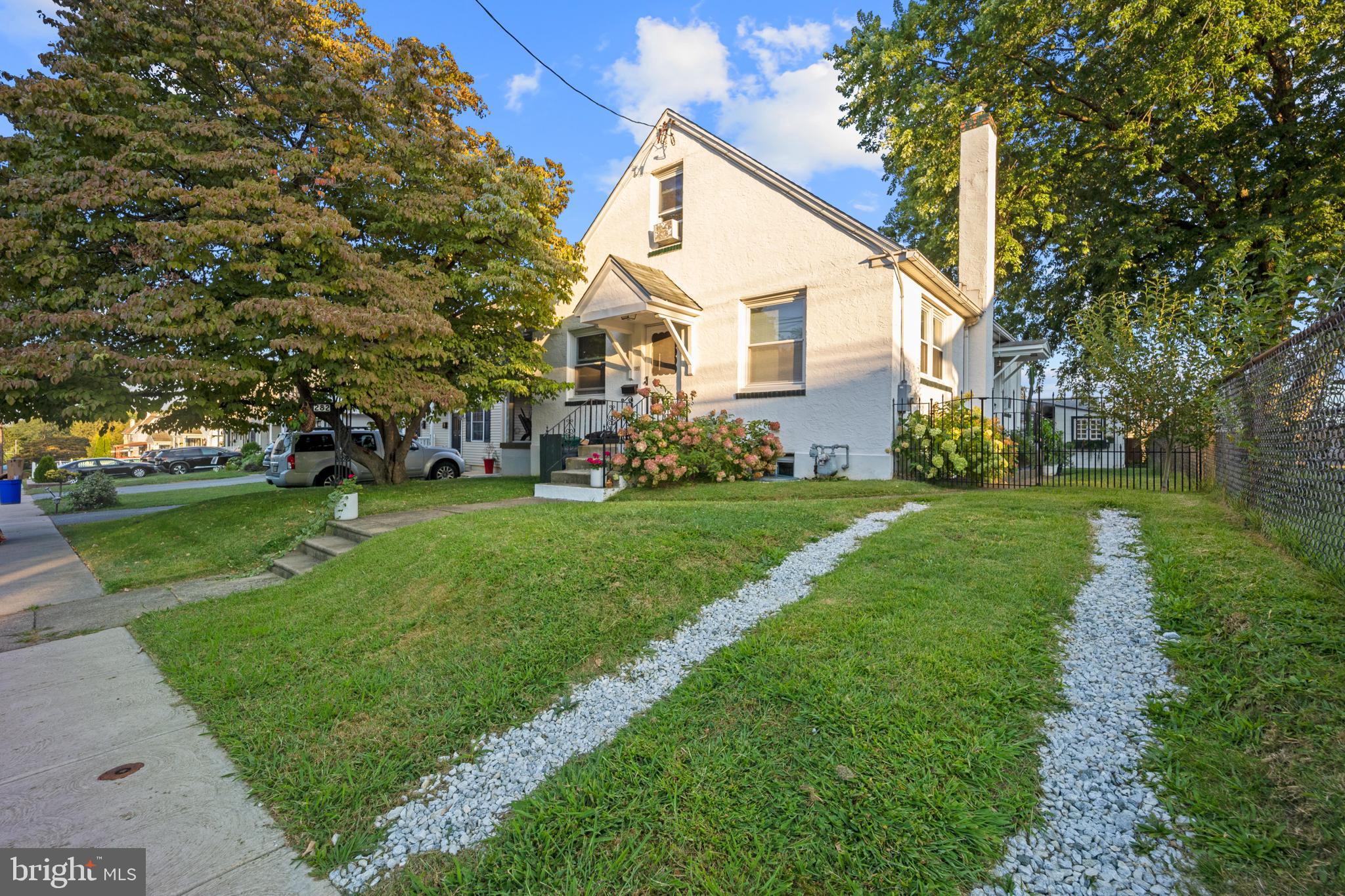 282 Davis Ave