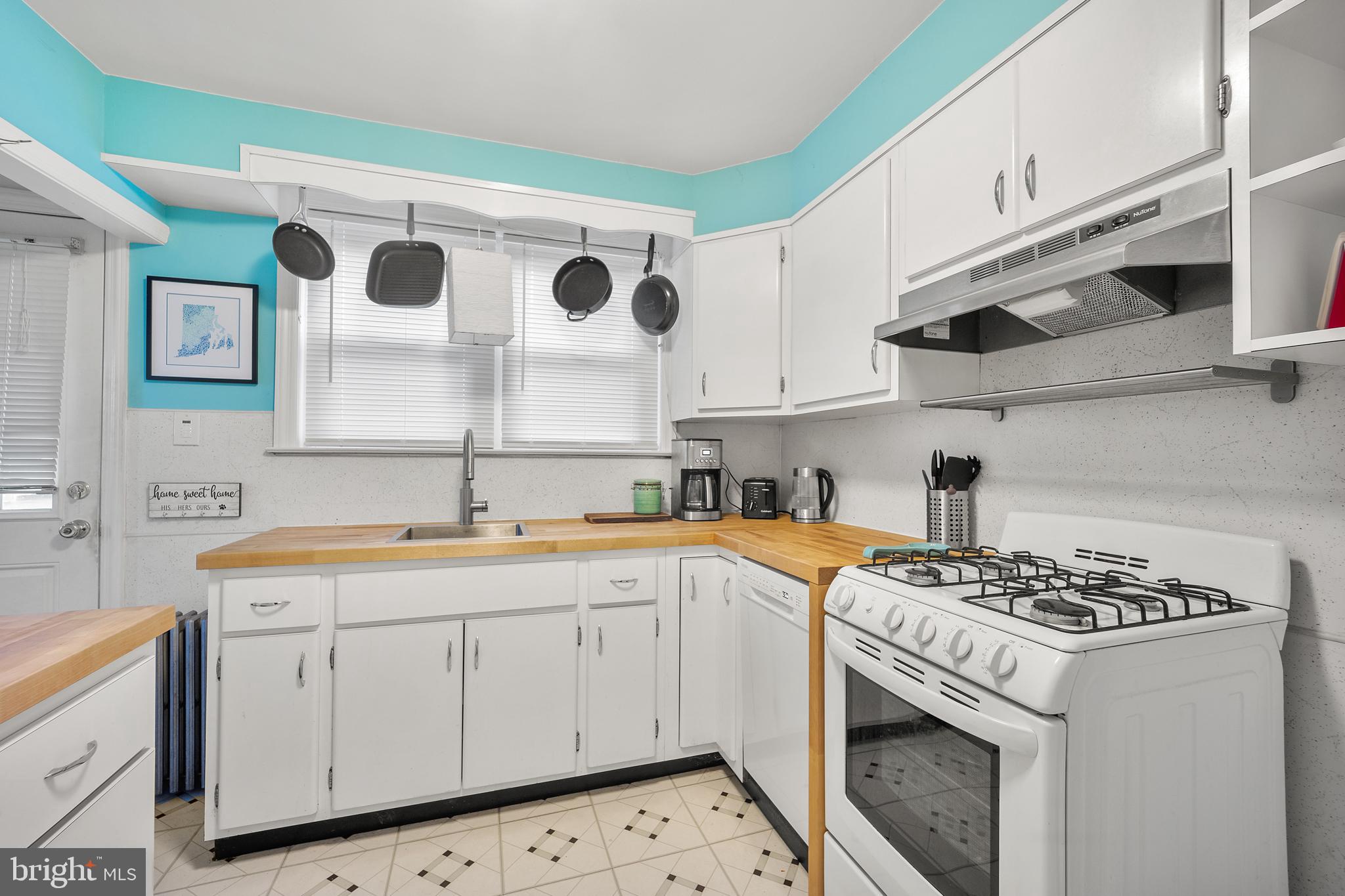282 Davis Ave