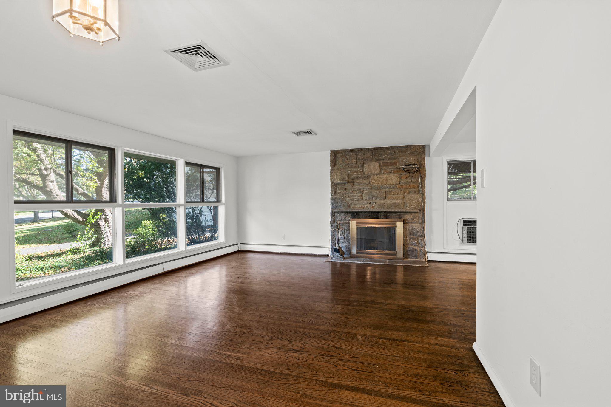106 Judith Ln