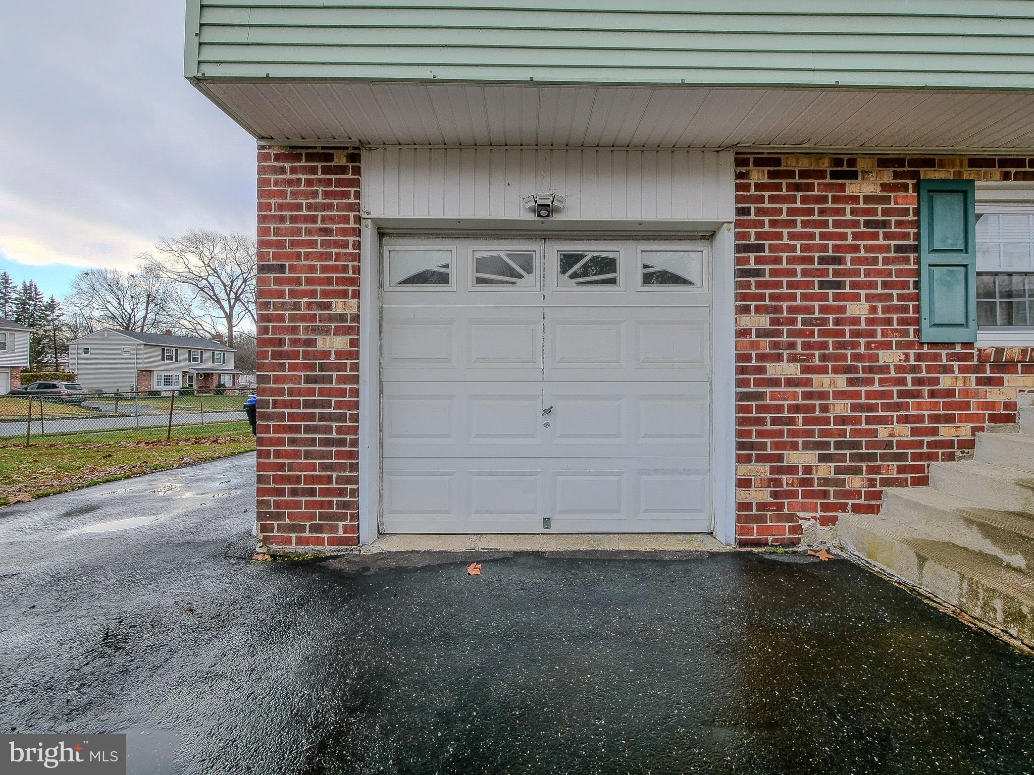 325 Willowbrook Rd
