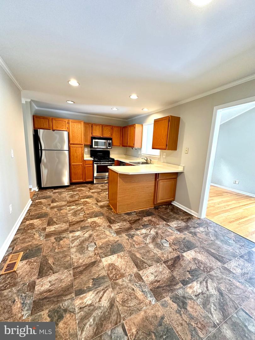41 VICTORIA DR