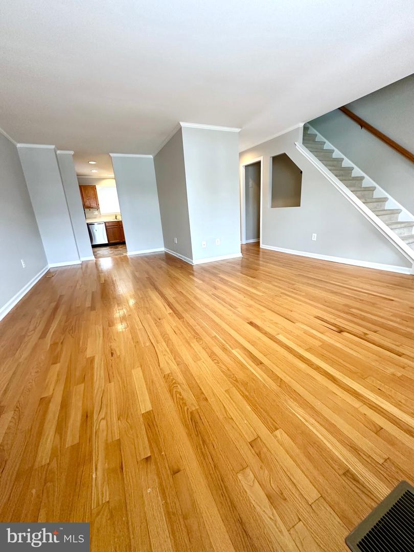 41 VICTORIA DR