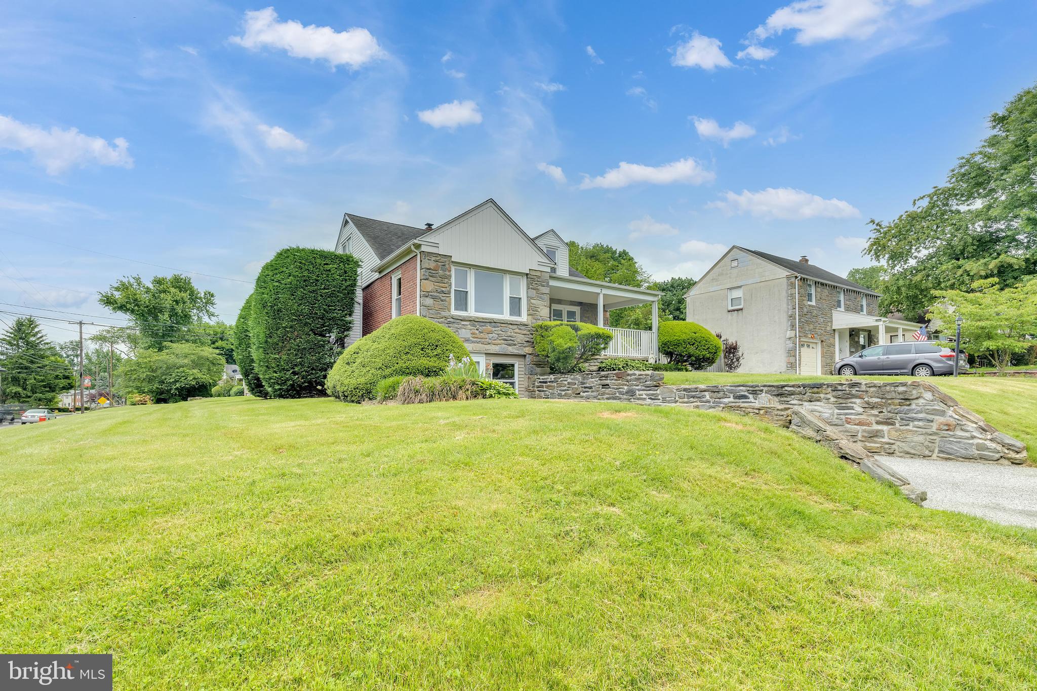 2 Fairhill Rd