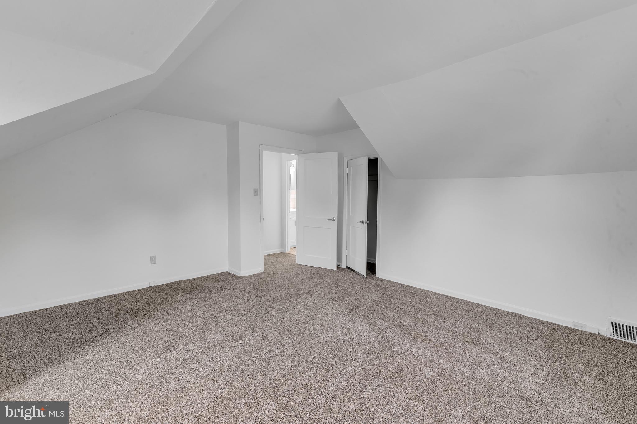 2 Fairhill Rd