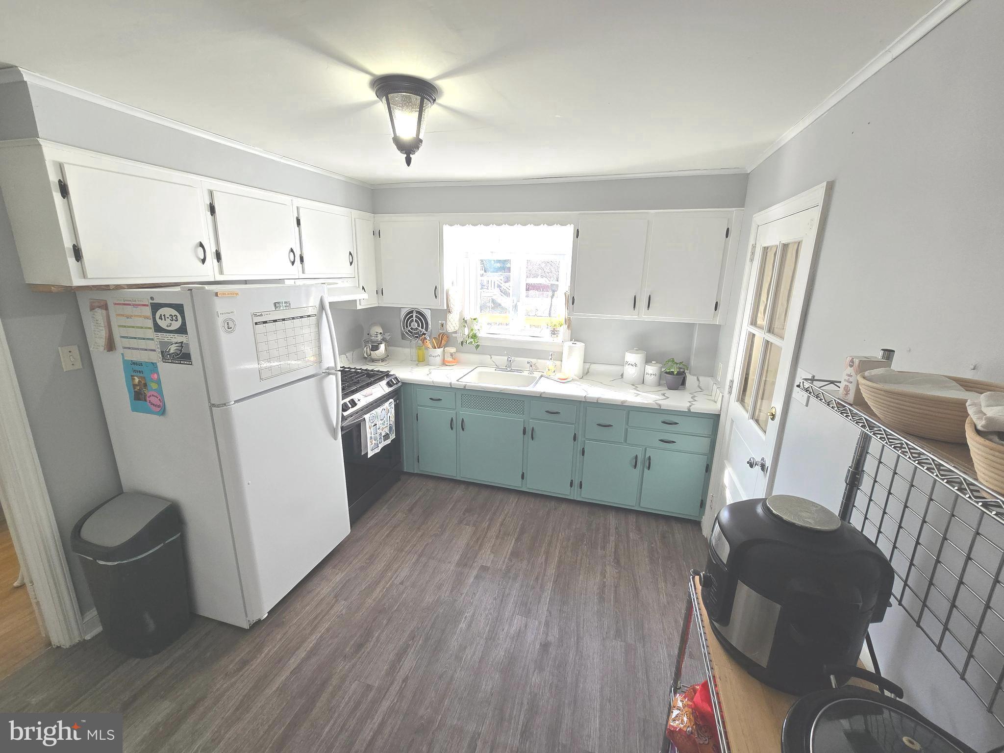 8 Chester Ave