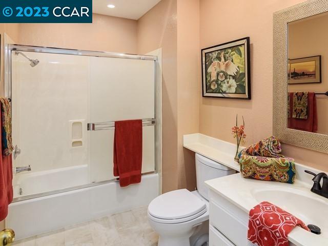 210 Hillcrest Cir