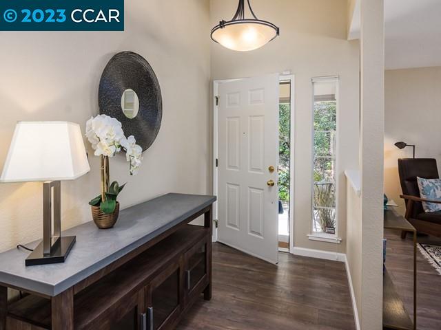 210 Hillcrest Cir