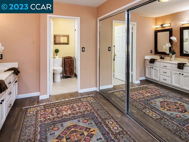 210 Hillcrest Cir