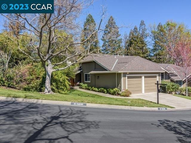 210 Hillcrest Cir