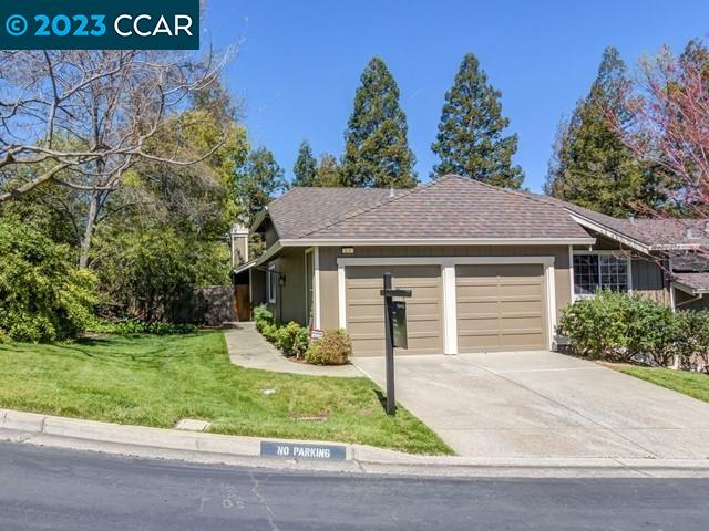 210 Hillcrest Cir