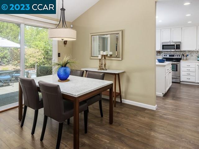 210 Hillcrest Cir