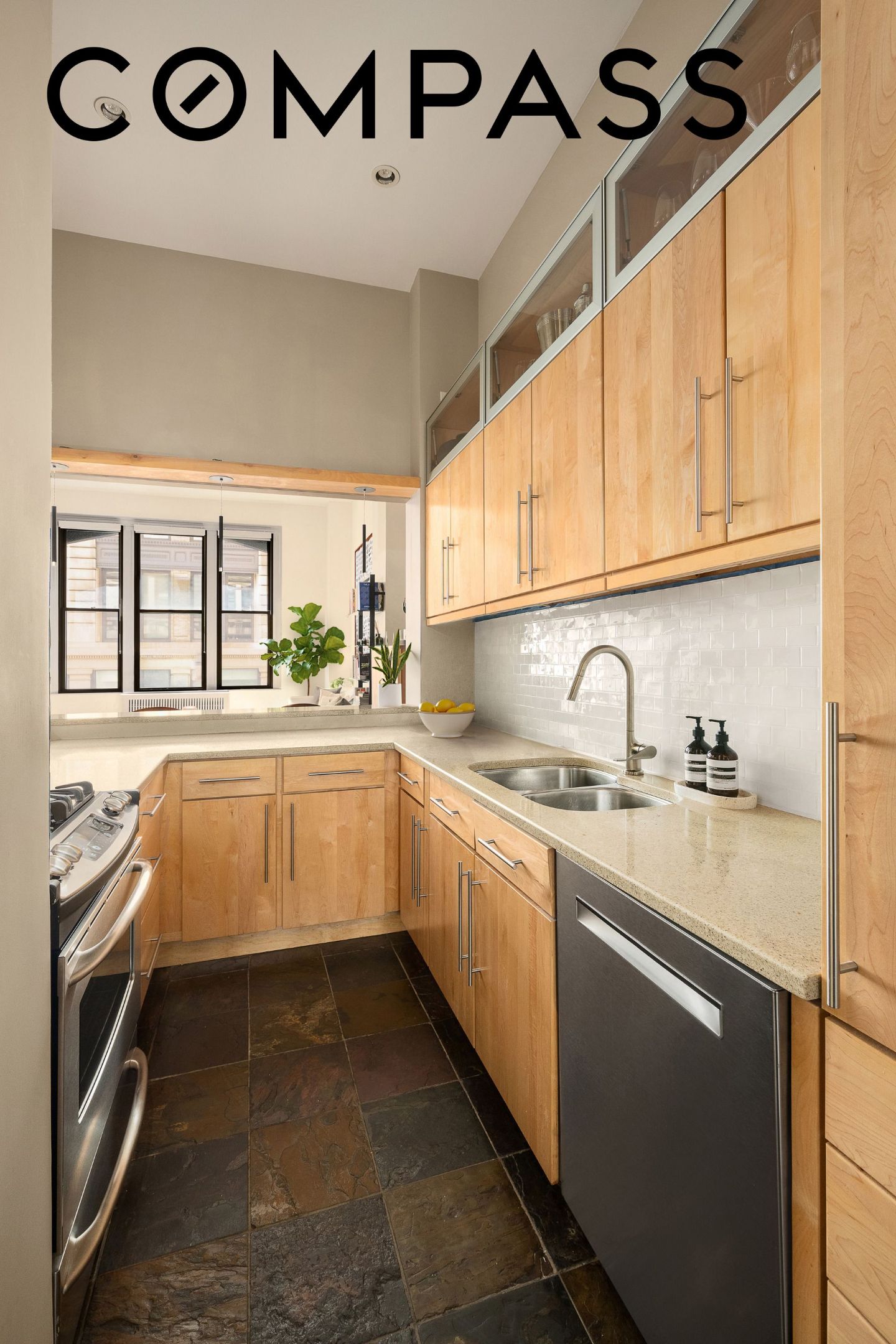261 Broadway 2C