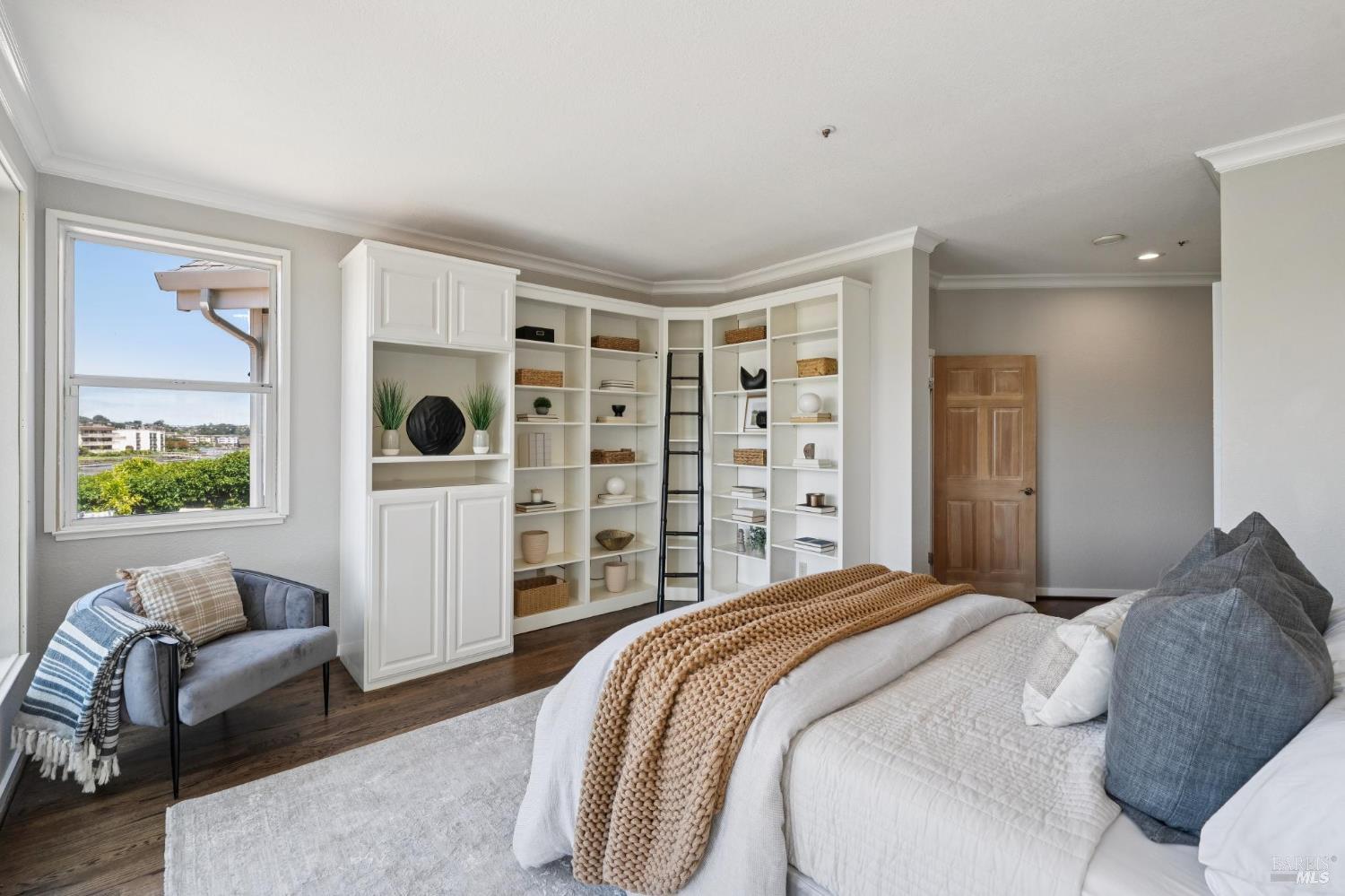 39 Creek View Circle