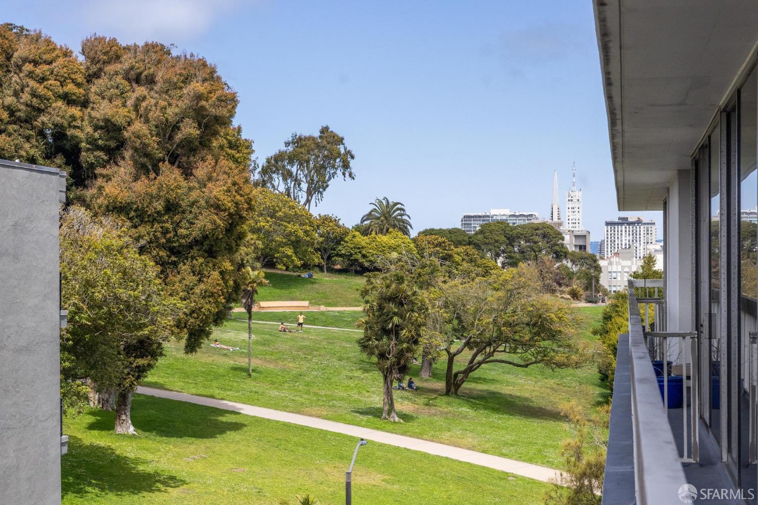 2200 Sacramento Street # 403