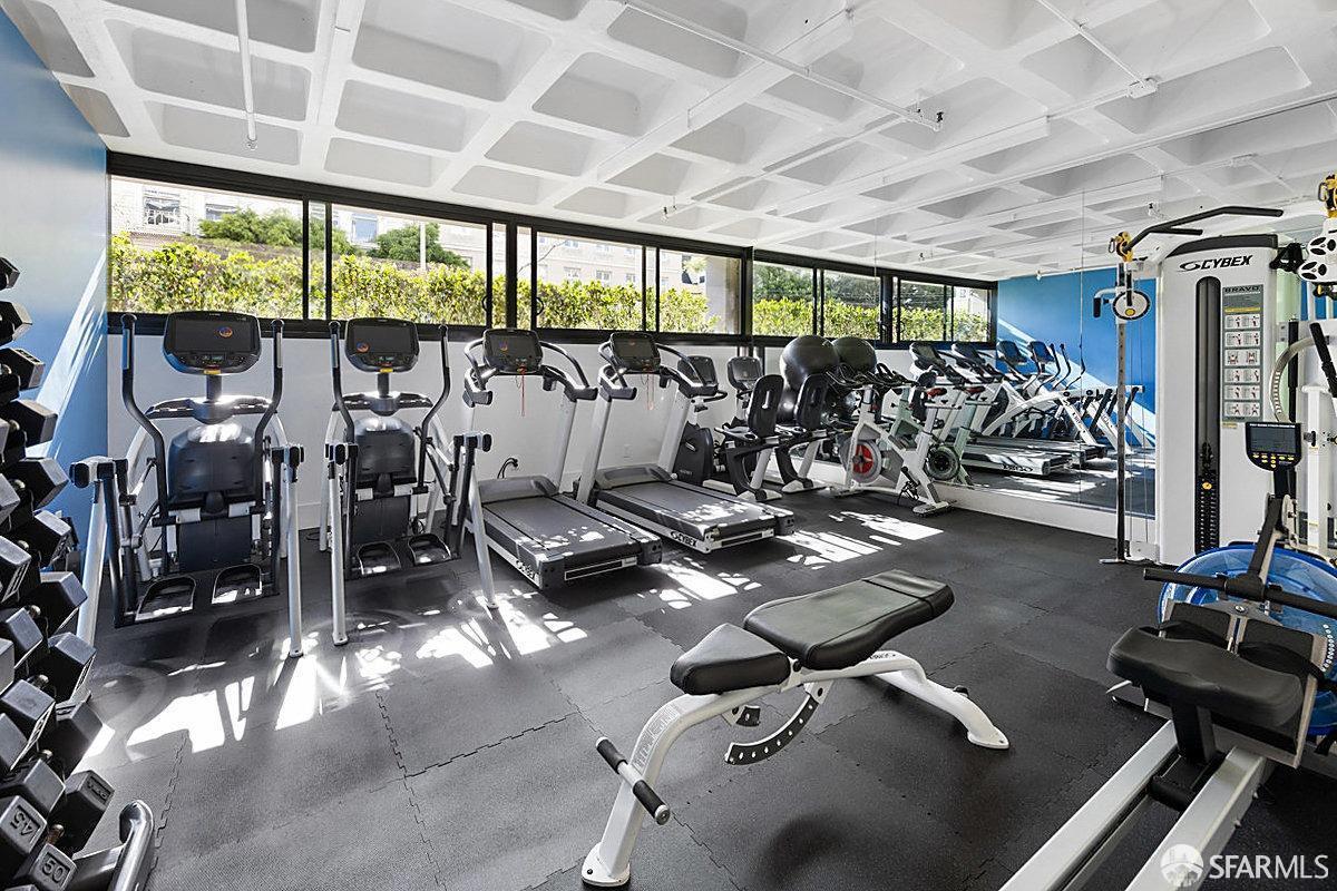 2200 Sacramento Street # 403