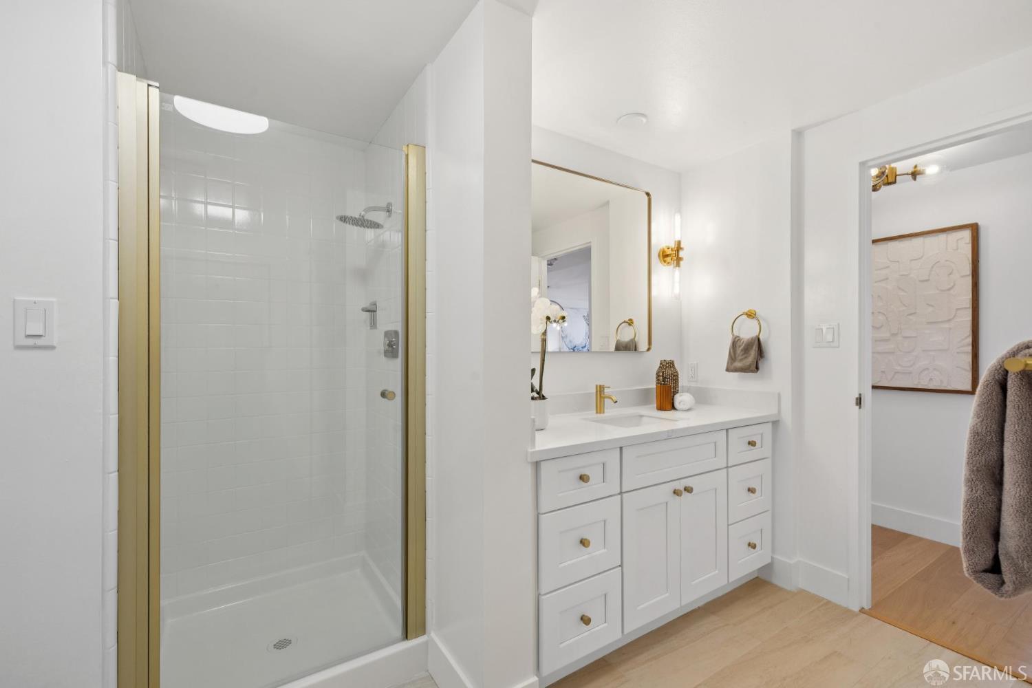 2200 Sacramento Street # 403