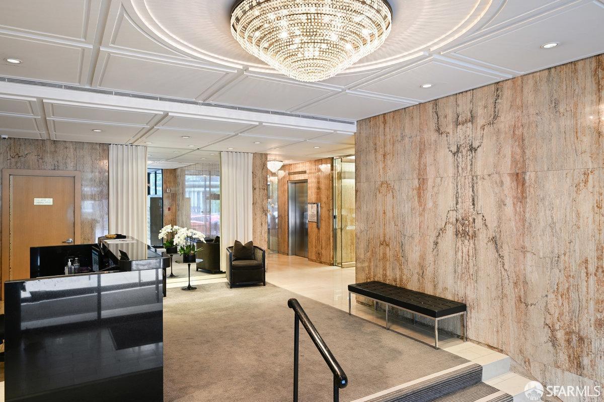 2200 Sacramento Street # 403