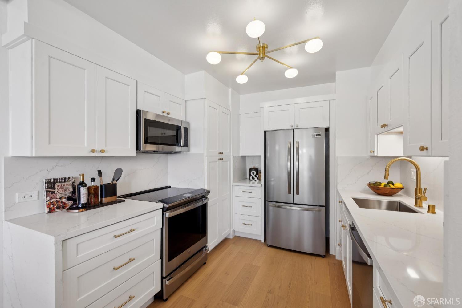 2200 Sacramento Street # 403