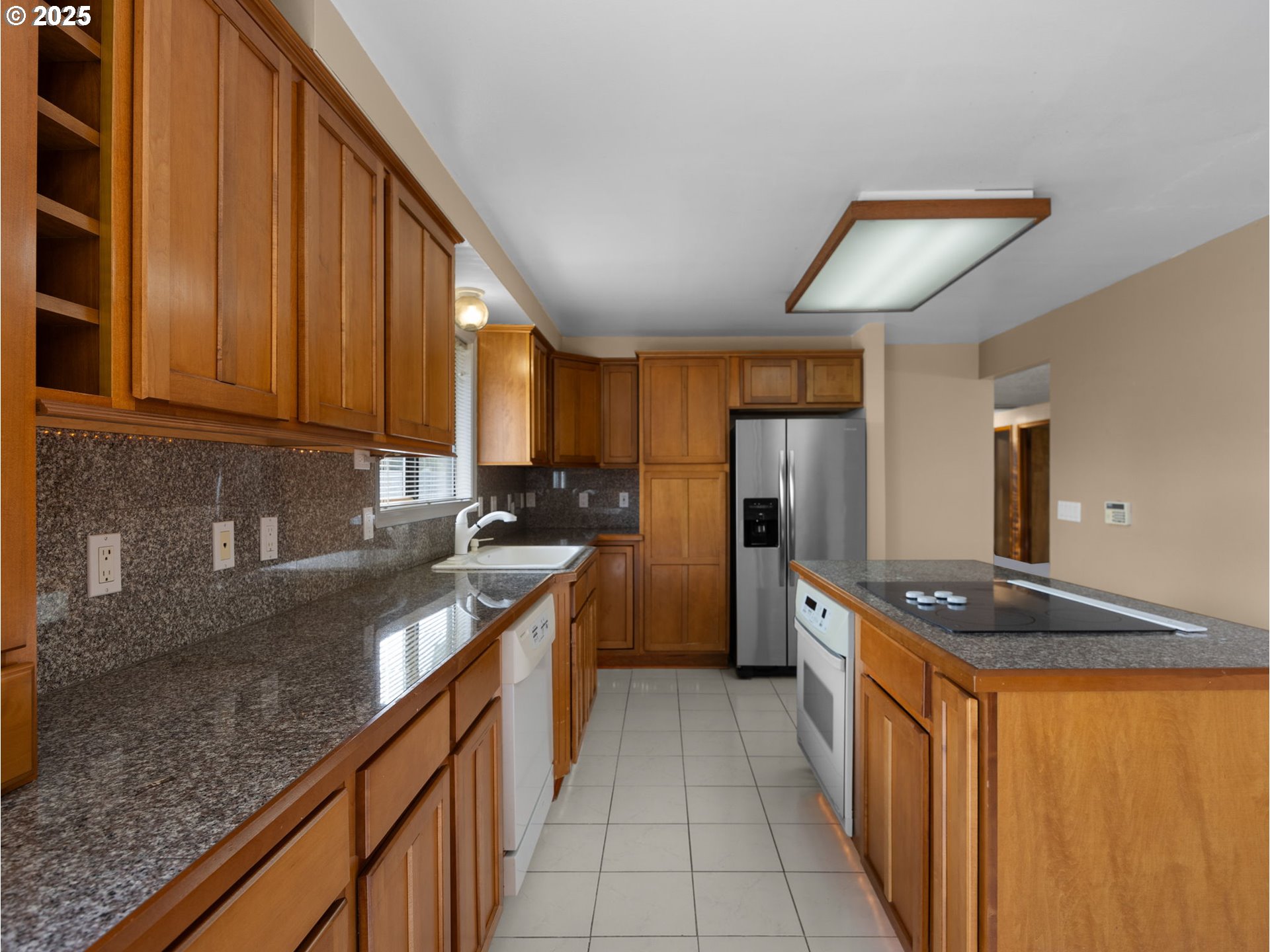 462 NE 24TH ST