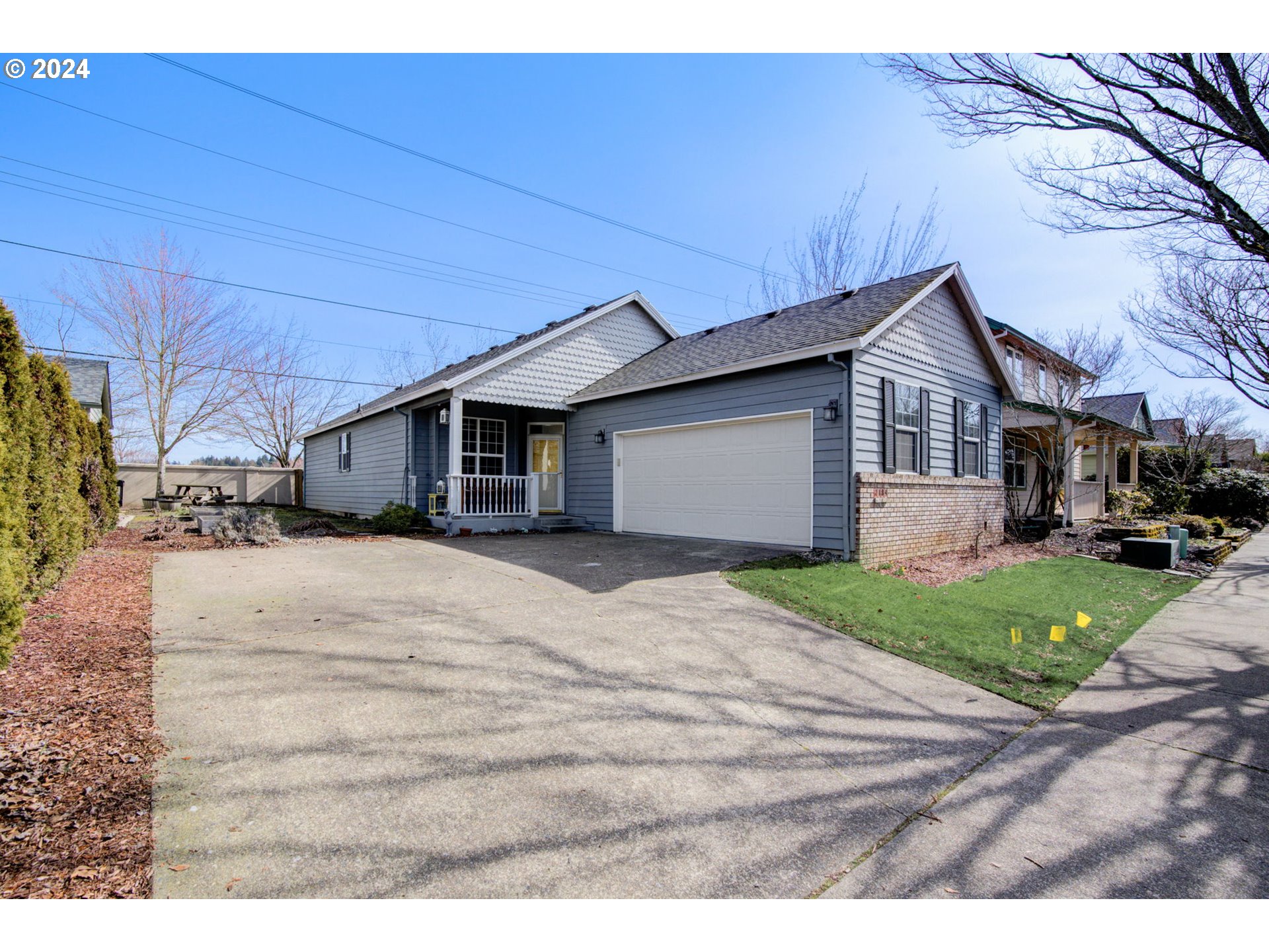 1184 NE MULTNOMAH DR