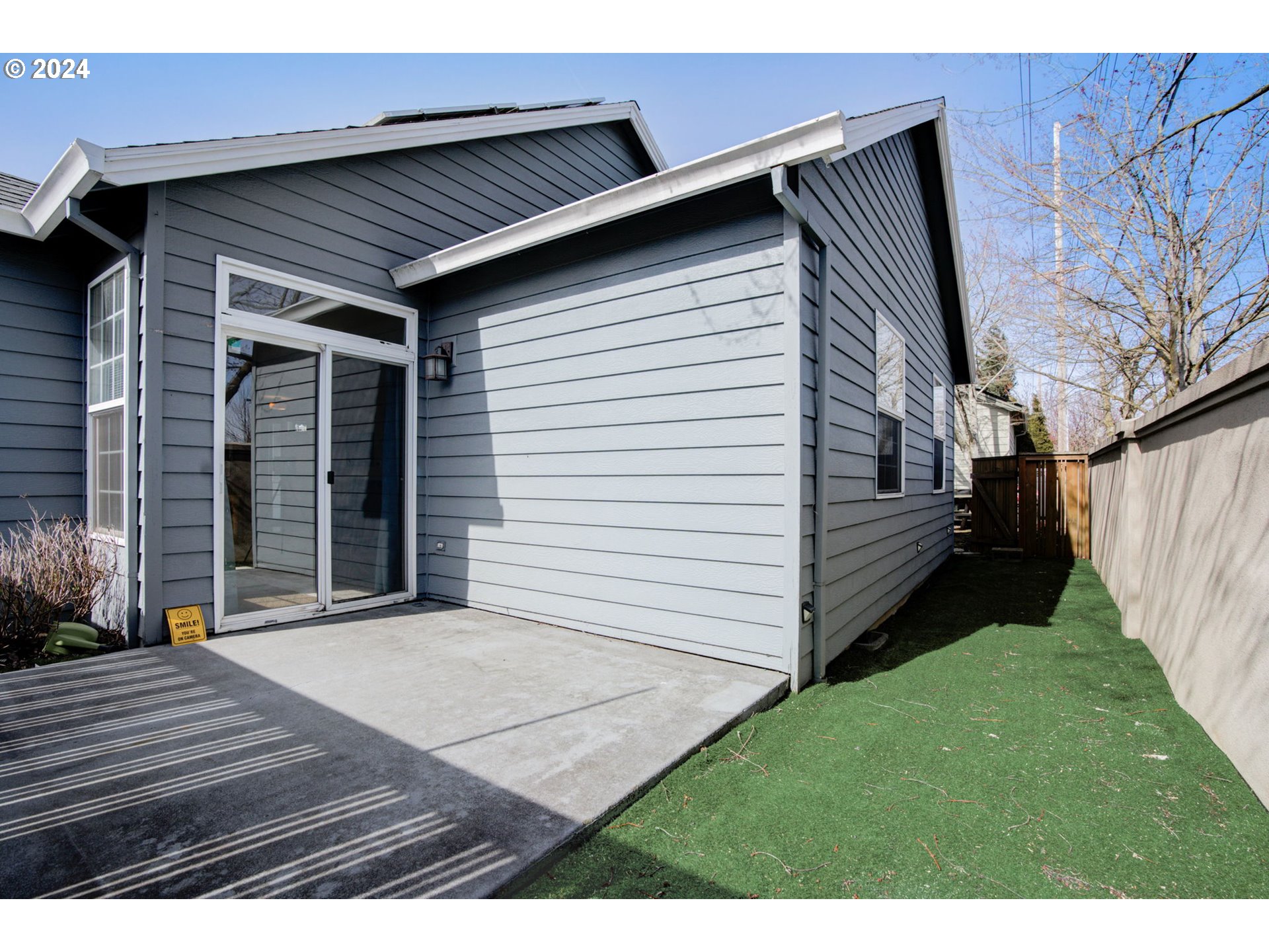 1184 NE MULTNOMAH DR