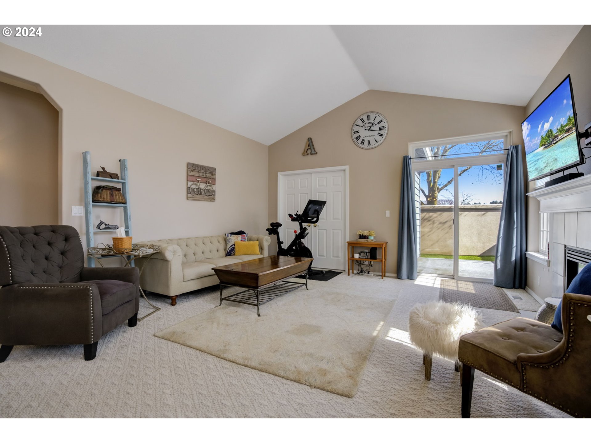 1184 NE MULTNOMAH DR
