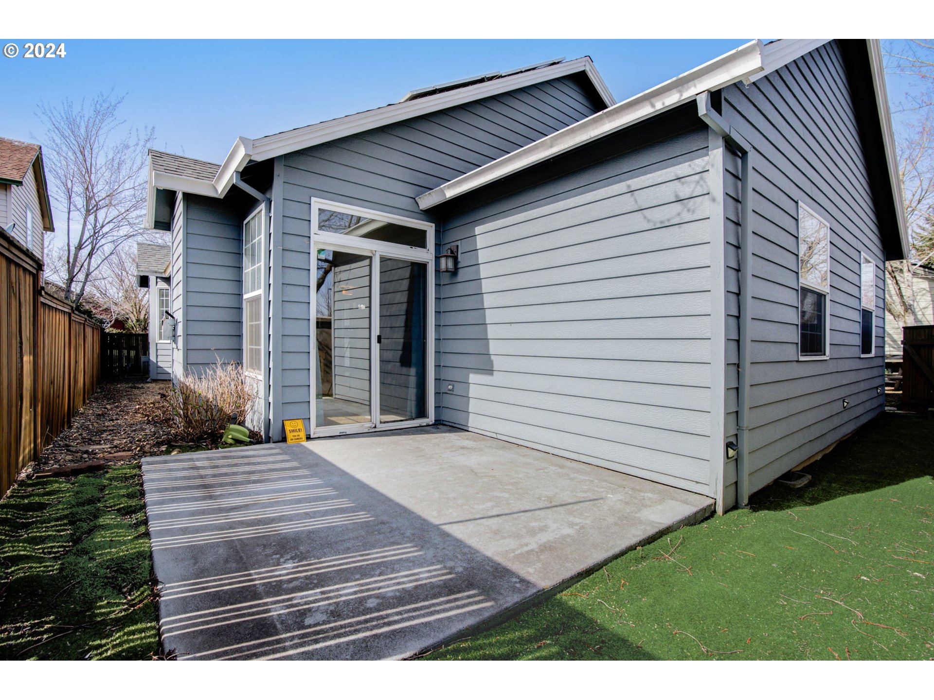 1184 NE MULTNOMAH DR