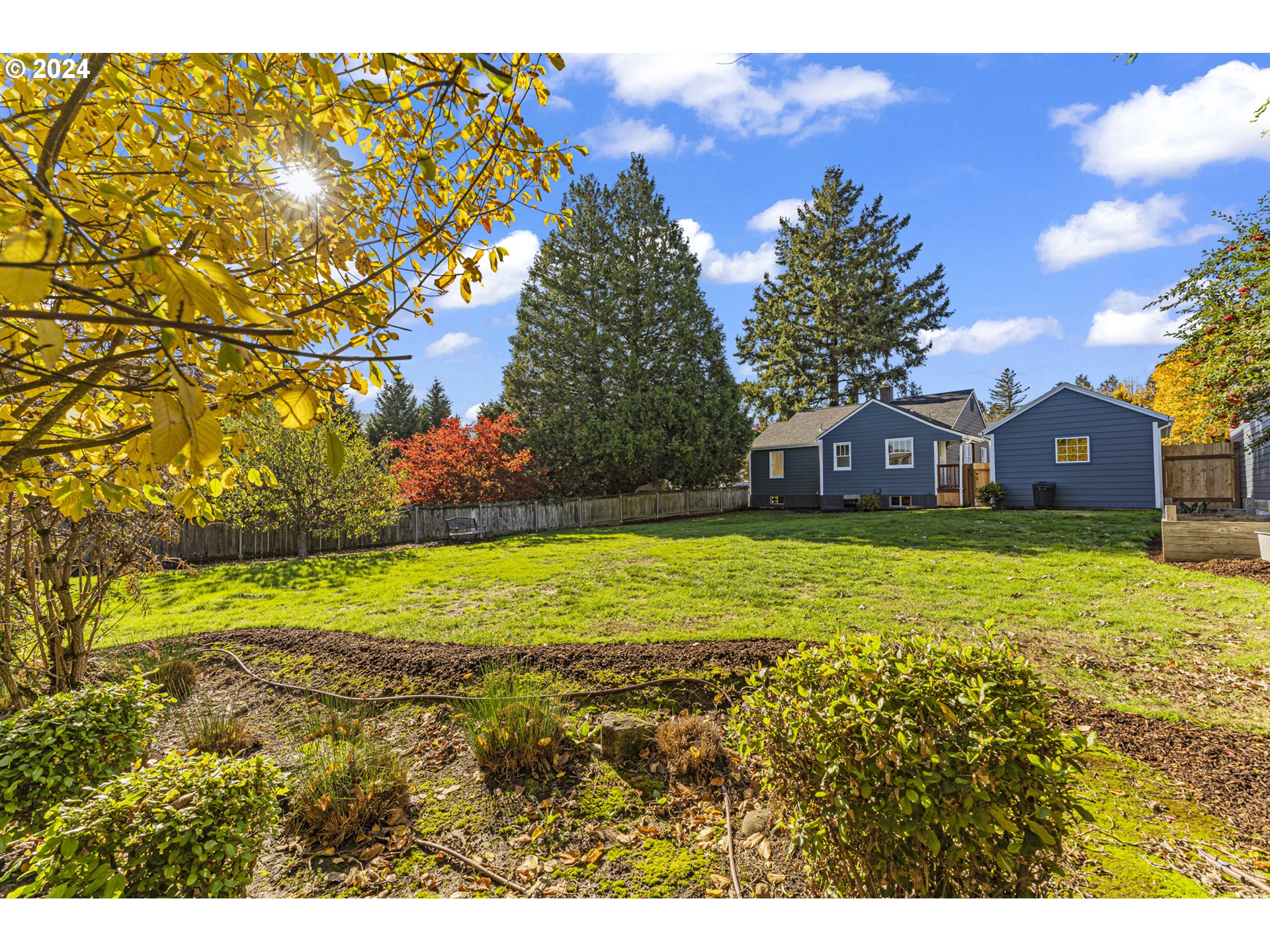 62 NW AVA AVE