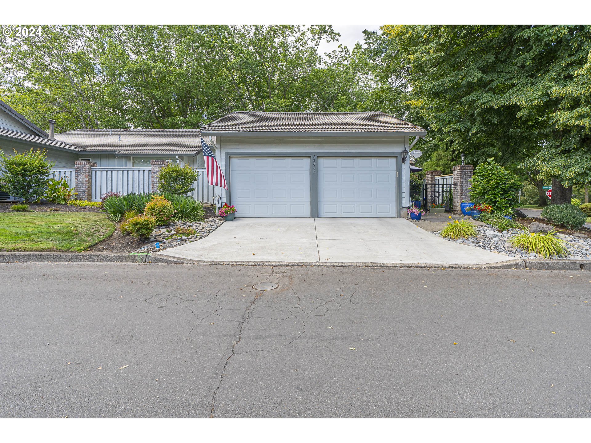 32005 SW CYPRESS PT